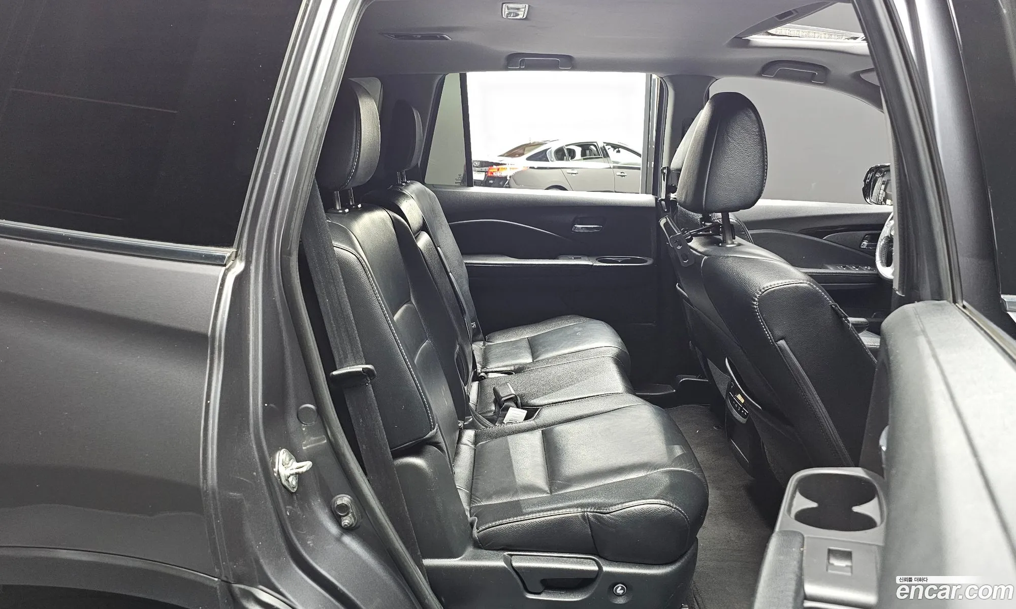 Honda Pilot 2018 5FNYF6850JB200484 — 28
