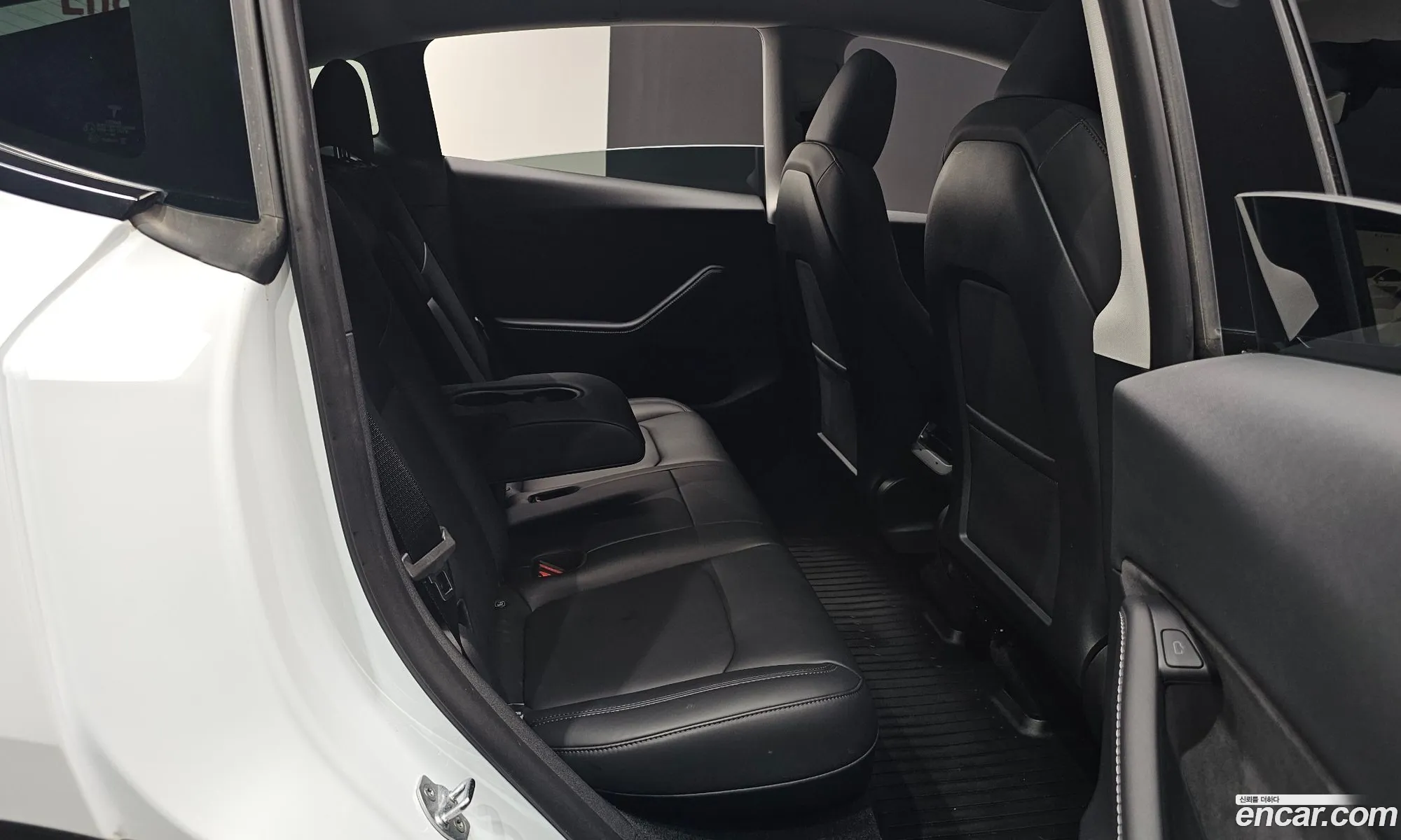 Tesla Model Y 2024 — 4