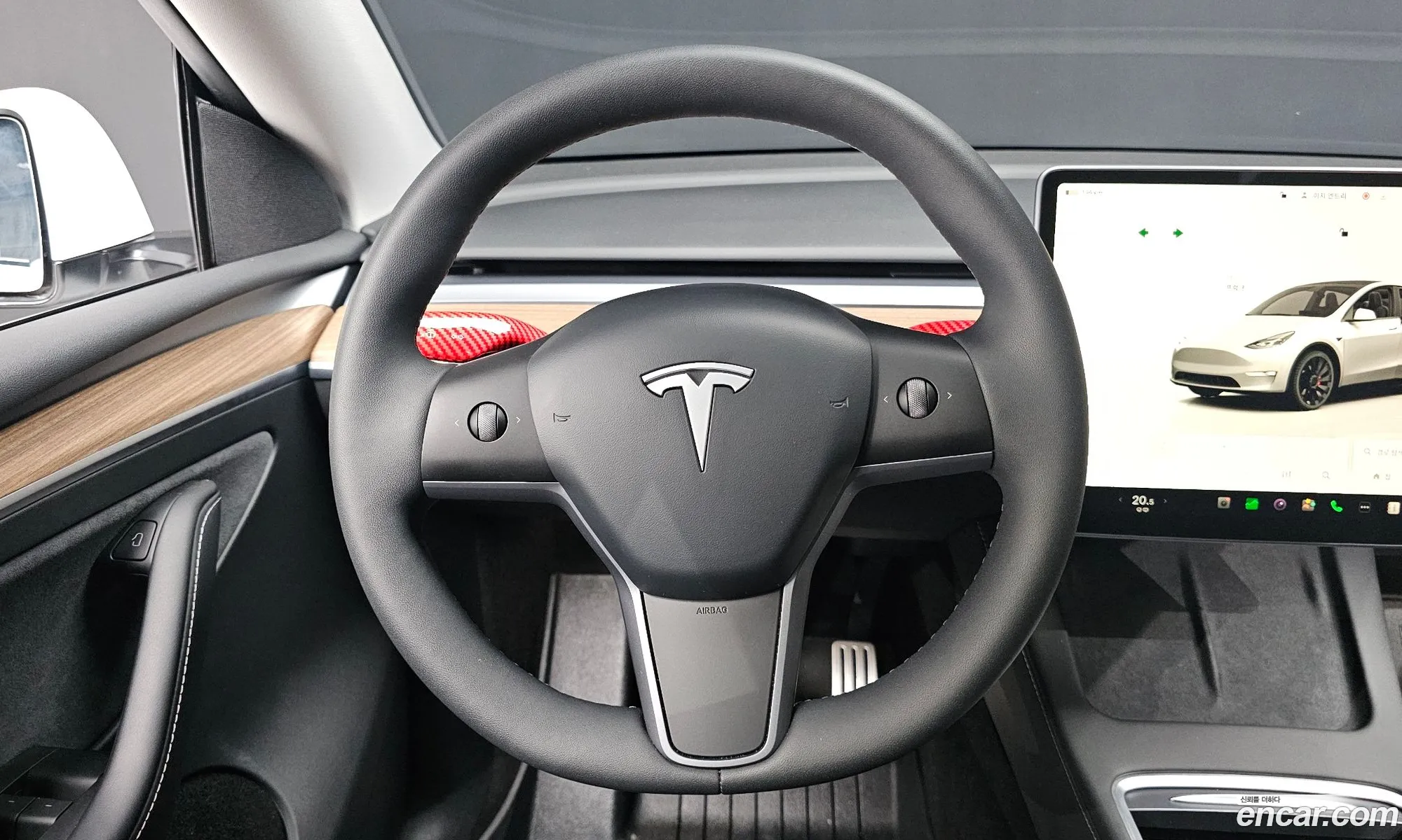 Tesla Model Y 2024 — 26
