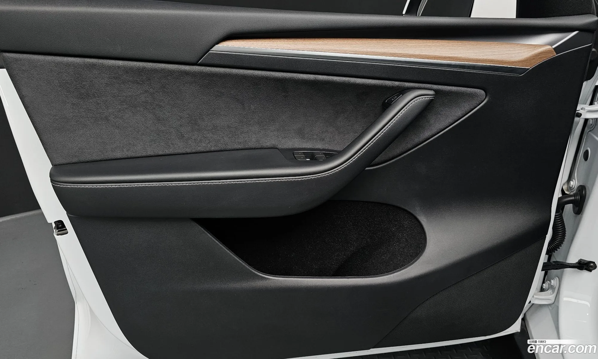 Tesla Model Y 2024 — 22