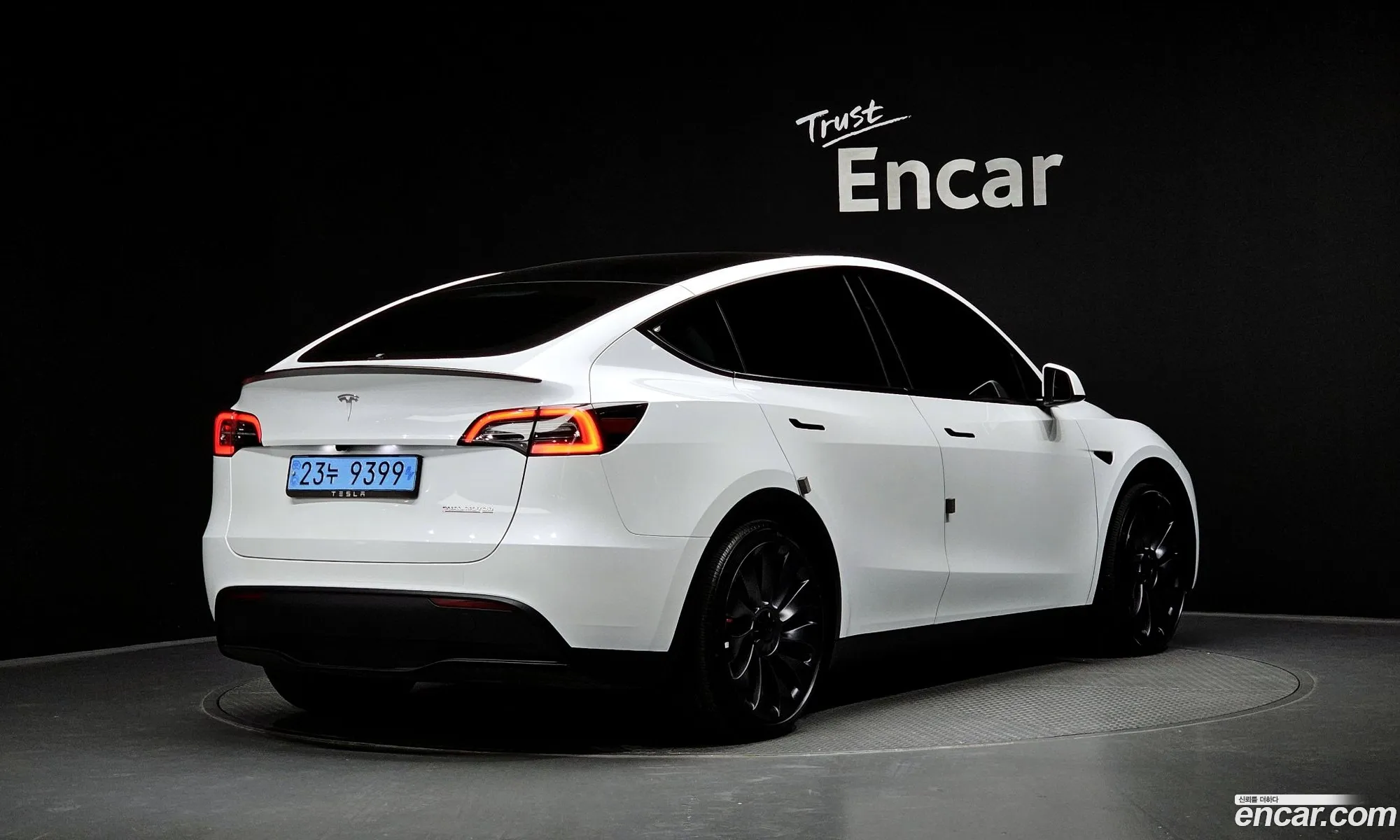 Tesla Model Y 2024 — 2