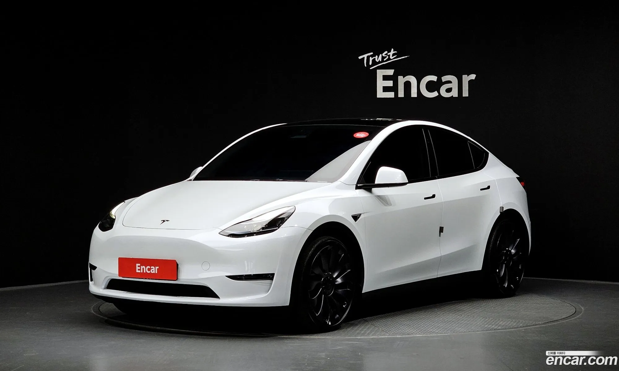 Tesla Model Y 2024 — 7