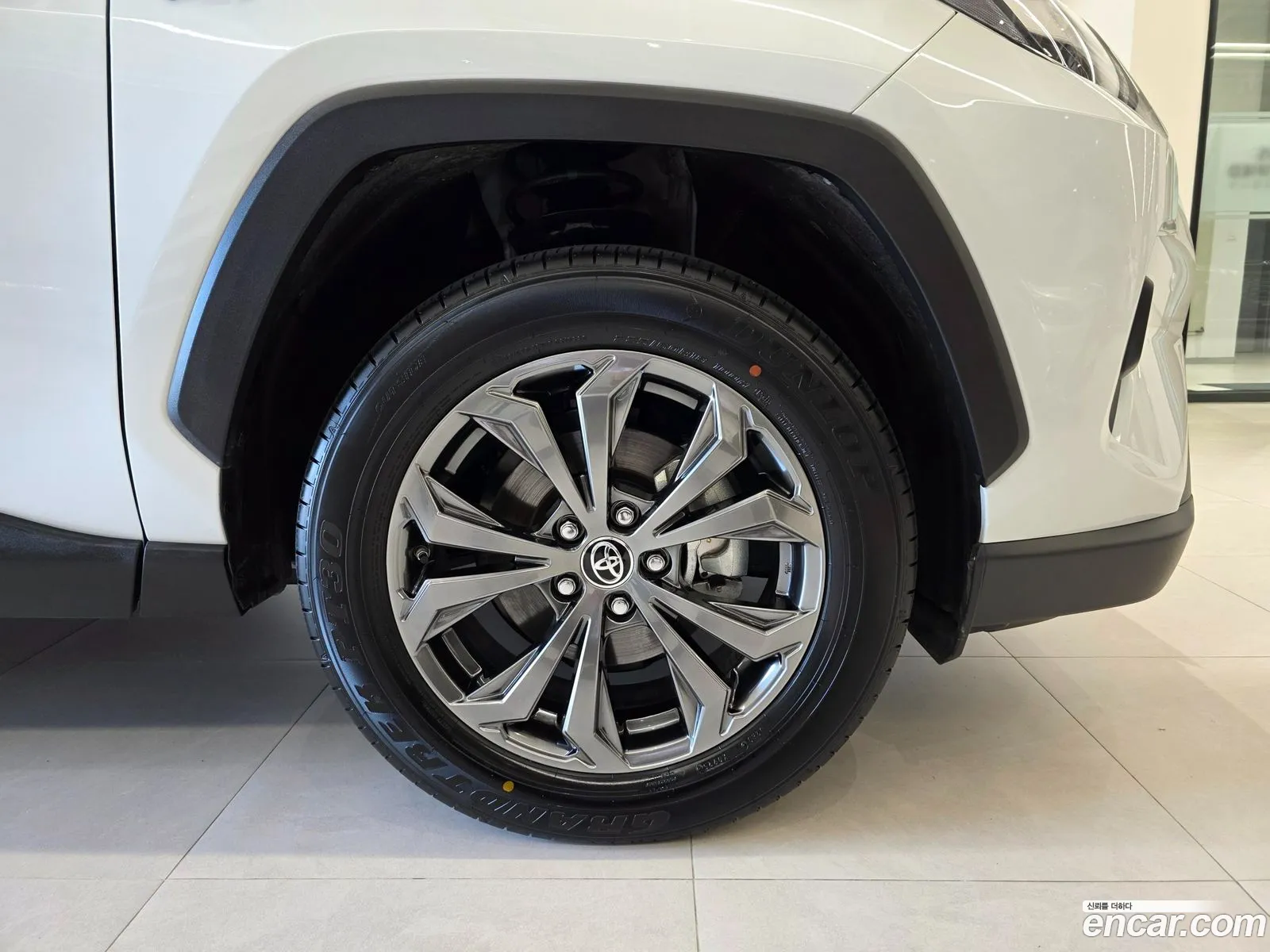 Toyota RAV4 2025 — 9