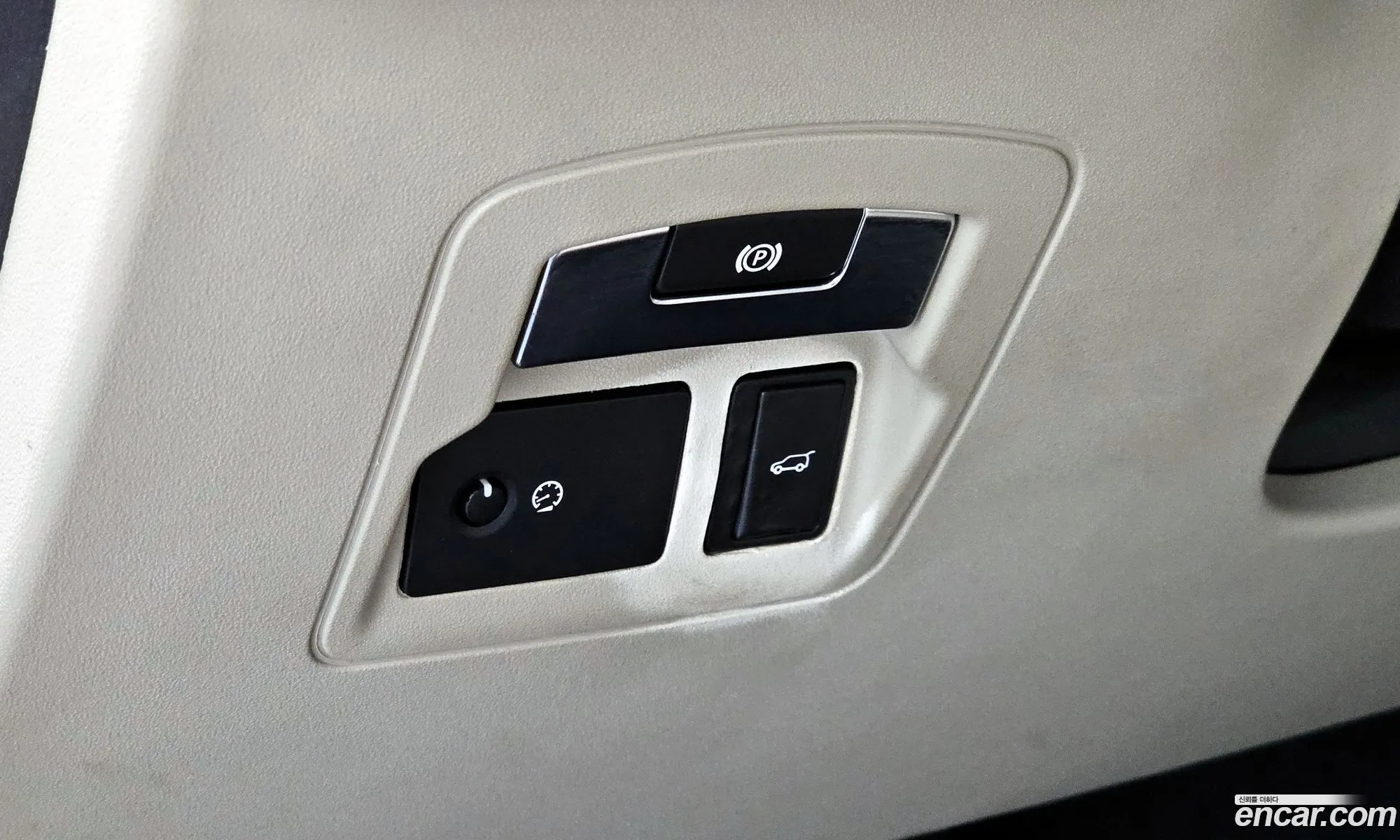 Land Rover Range Rover Velar 2018 — 10