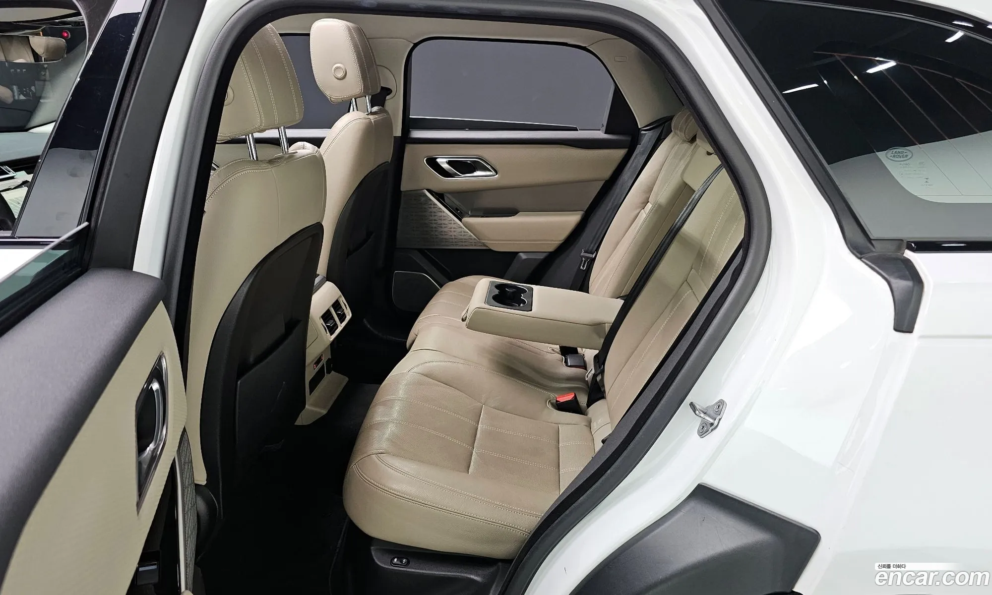 Land Rover Range Rover Velar 2018 — 17