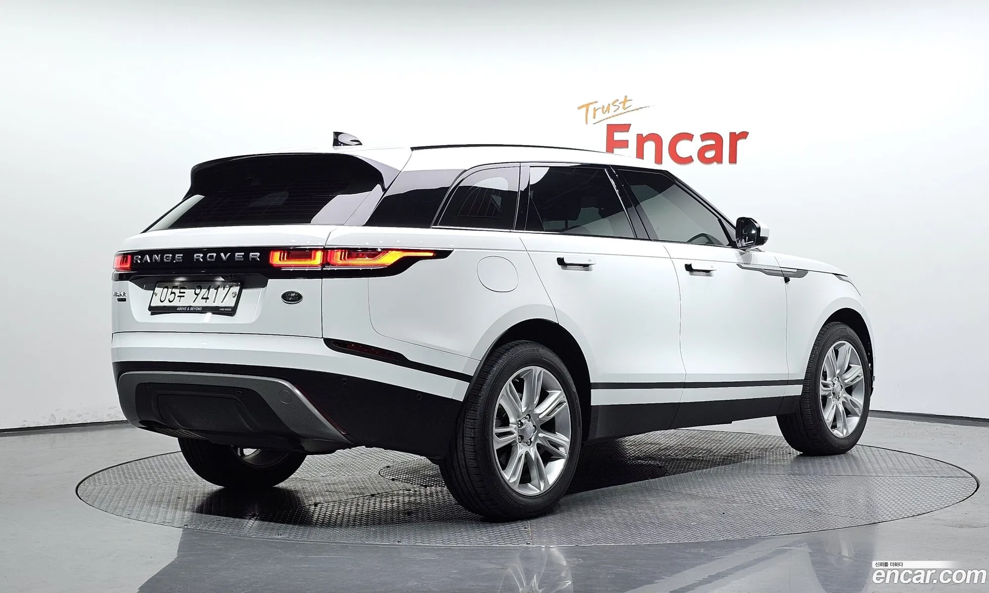 Land Rover Range Rover Velar 2018 — 18