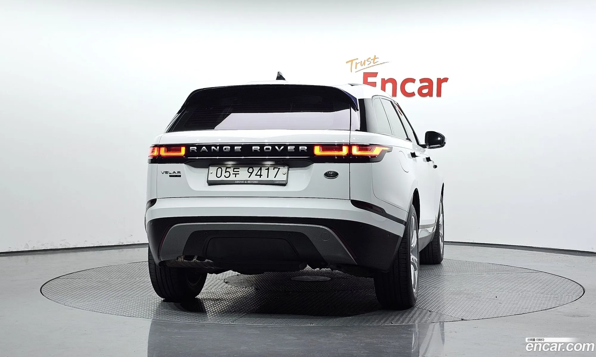 Land Rover Range Rover Velar 2018 — 11