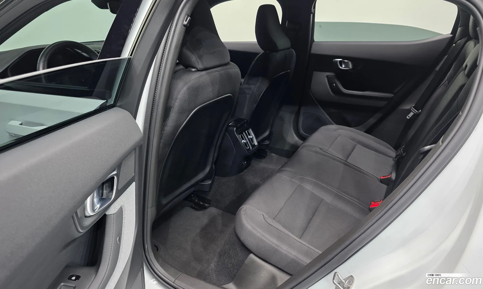 Polestar Polestar 2 2022 YSMVSEGA8PL112229 — 30