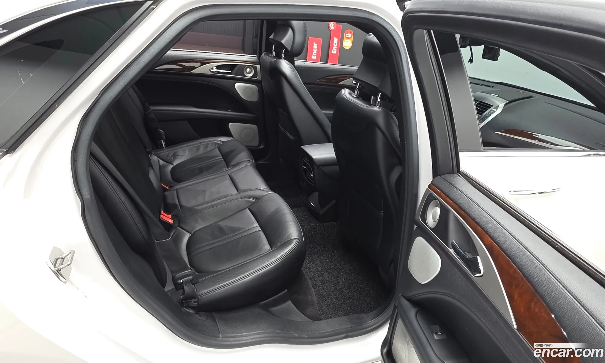 Lincoln MKZ 2017 3LN6L5E92HR626467 — 17