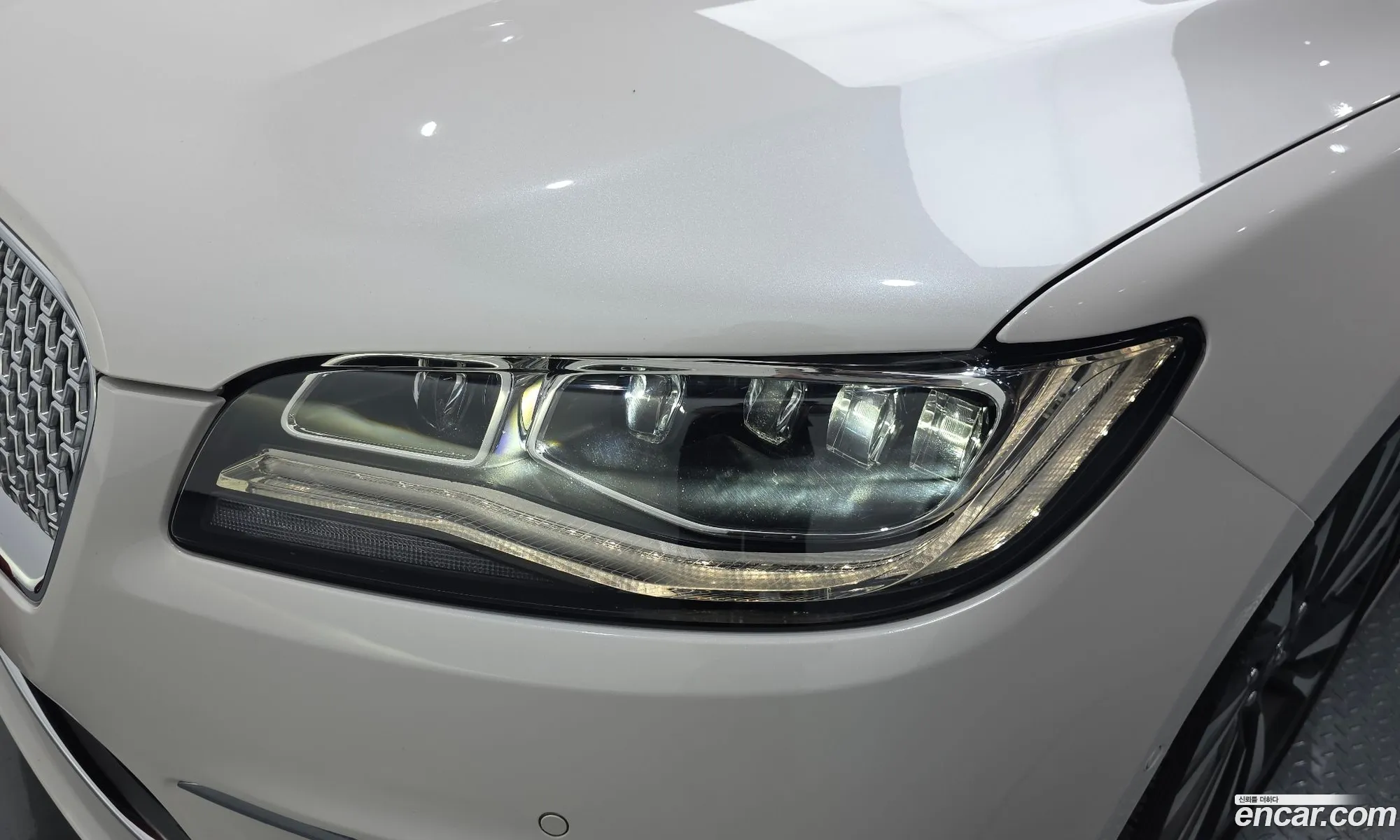 Lincoln MKZ 2017 3LN6L5E92HR626467 — 24