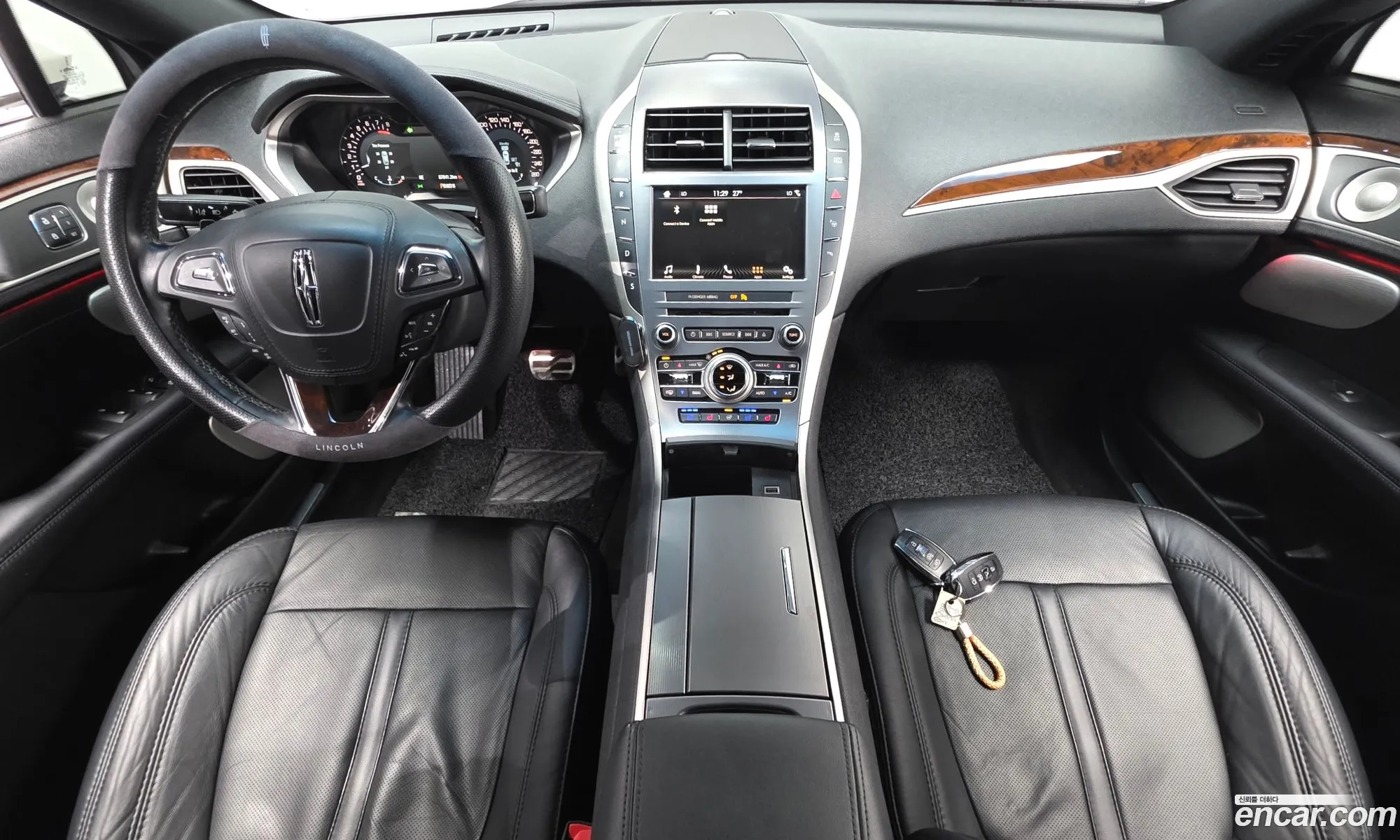 Lincoln MKZ 2017 3LN6L5E92HR626467 — 12