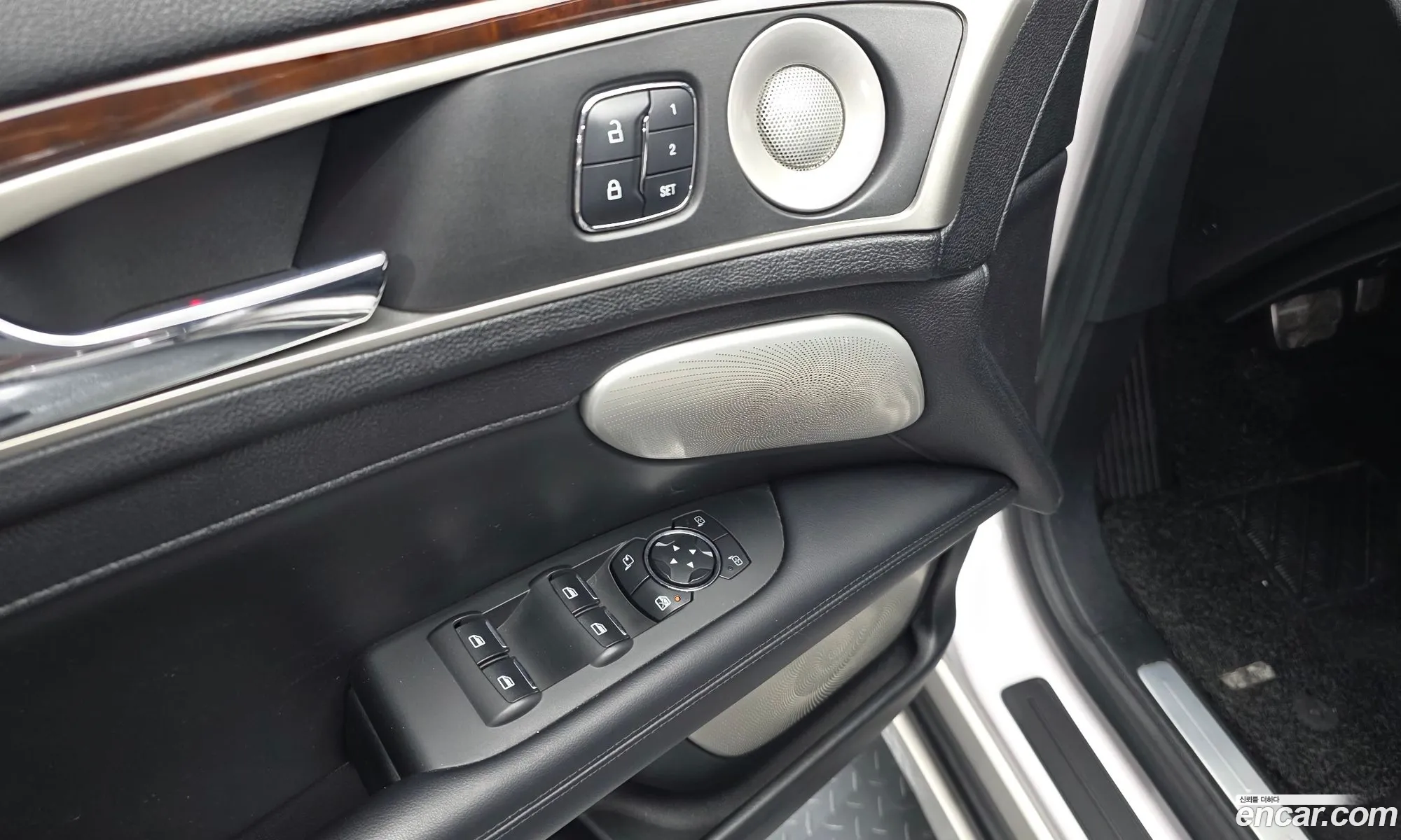 Lincoln MKZ 2017 3LN6L5E92HR626467 — 6