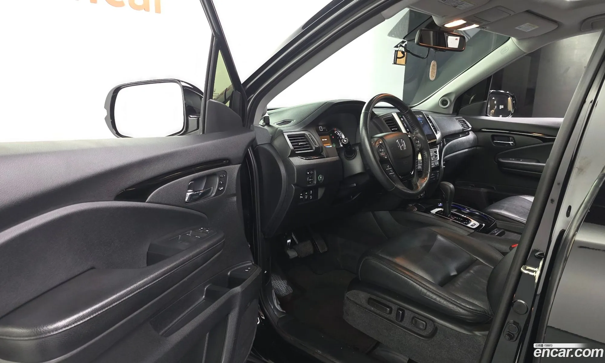 Honda Pilot 2016 5FNYF6850GB201577 — 25