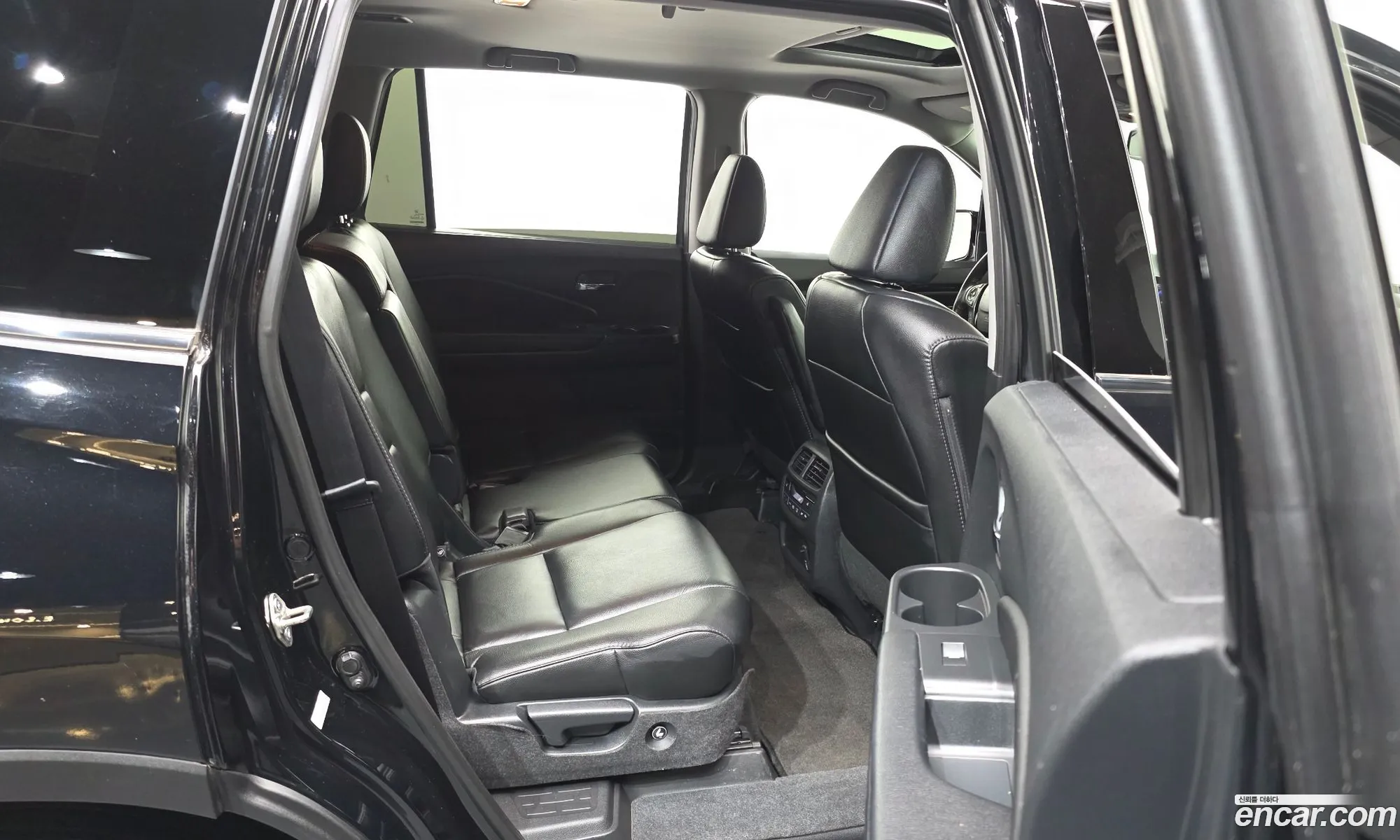Honda Pilot 2016 5FNYF6850GB201577 — 31