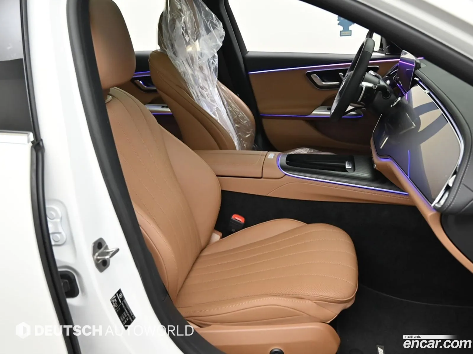 Mercedes-Benz E-Class W214 2025 — 14