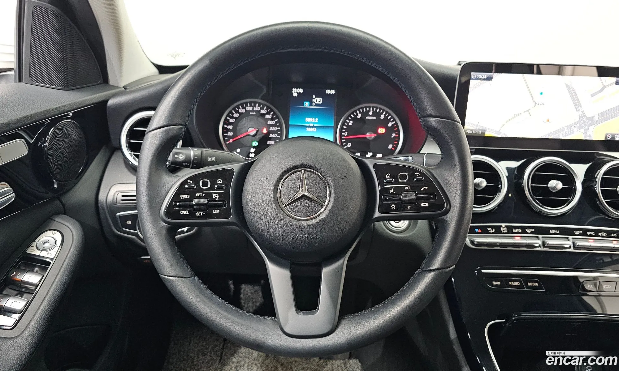 Mercedes-Benz C-Class W205 2020 — 23