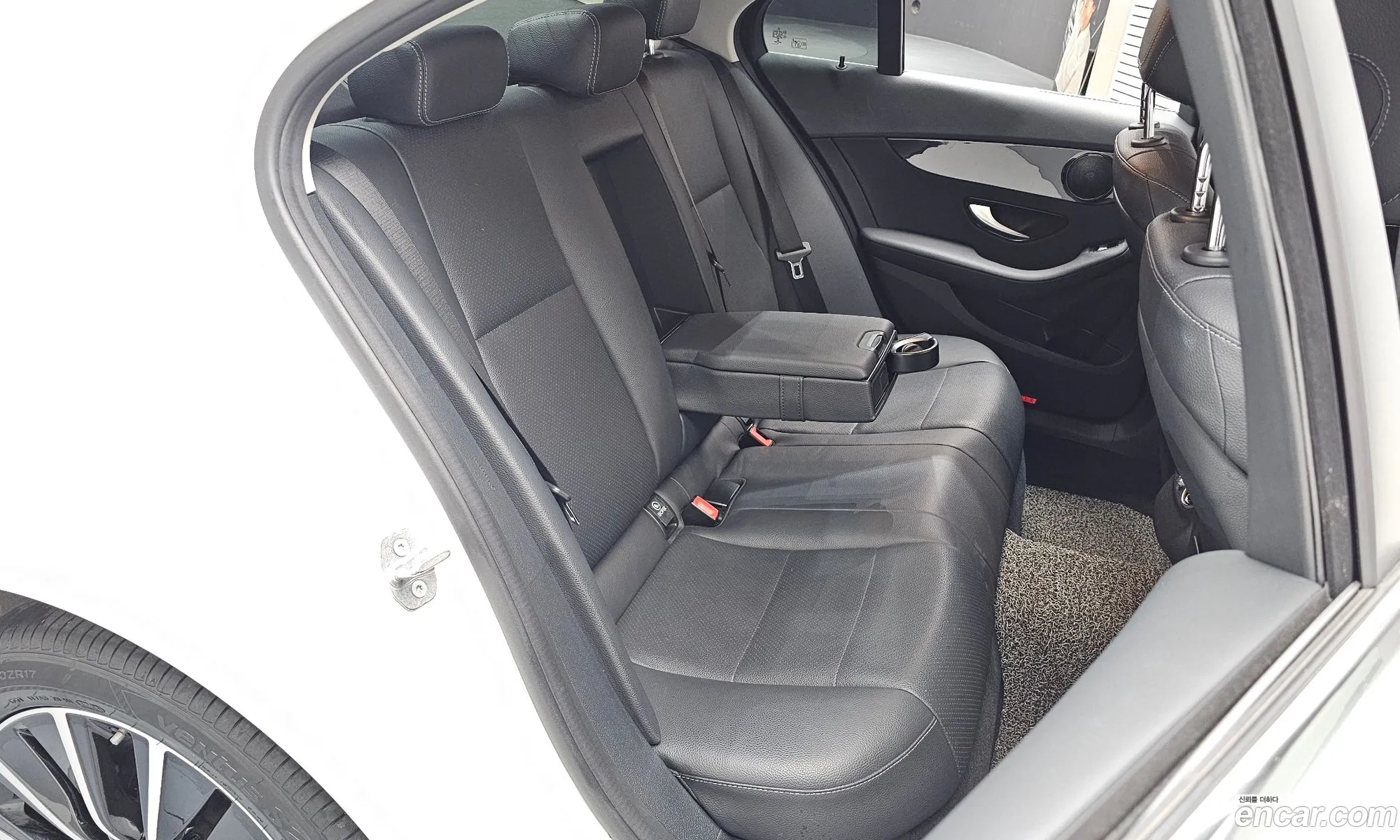 Mercedes-Benz C-Class W205 2020 — 22