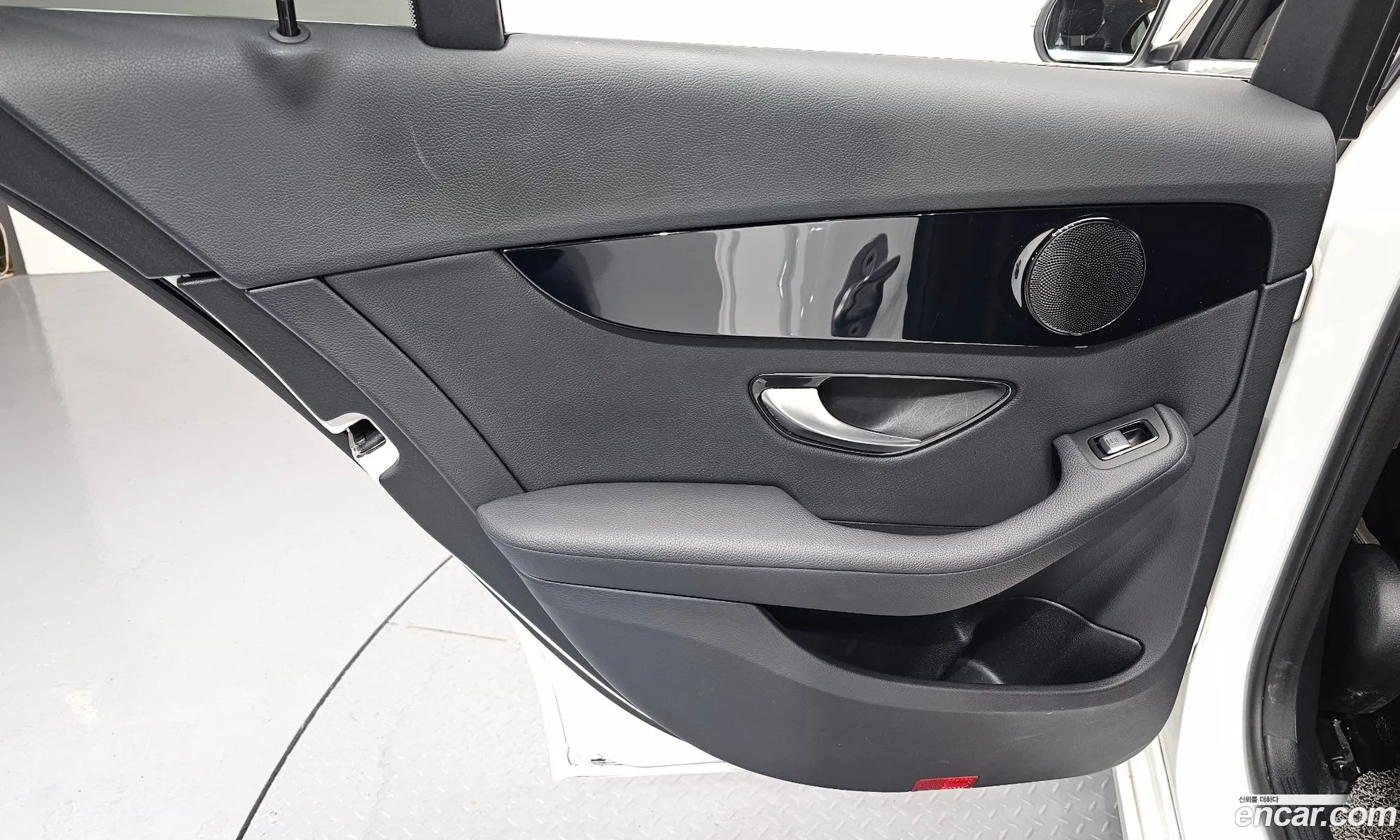 Mercedes-Benz C-Class W205 2020 — 29
