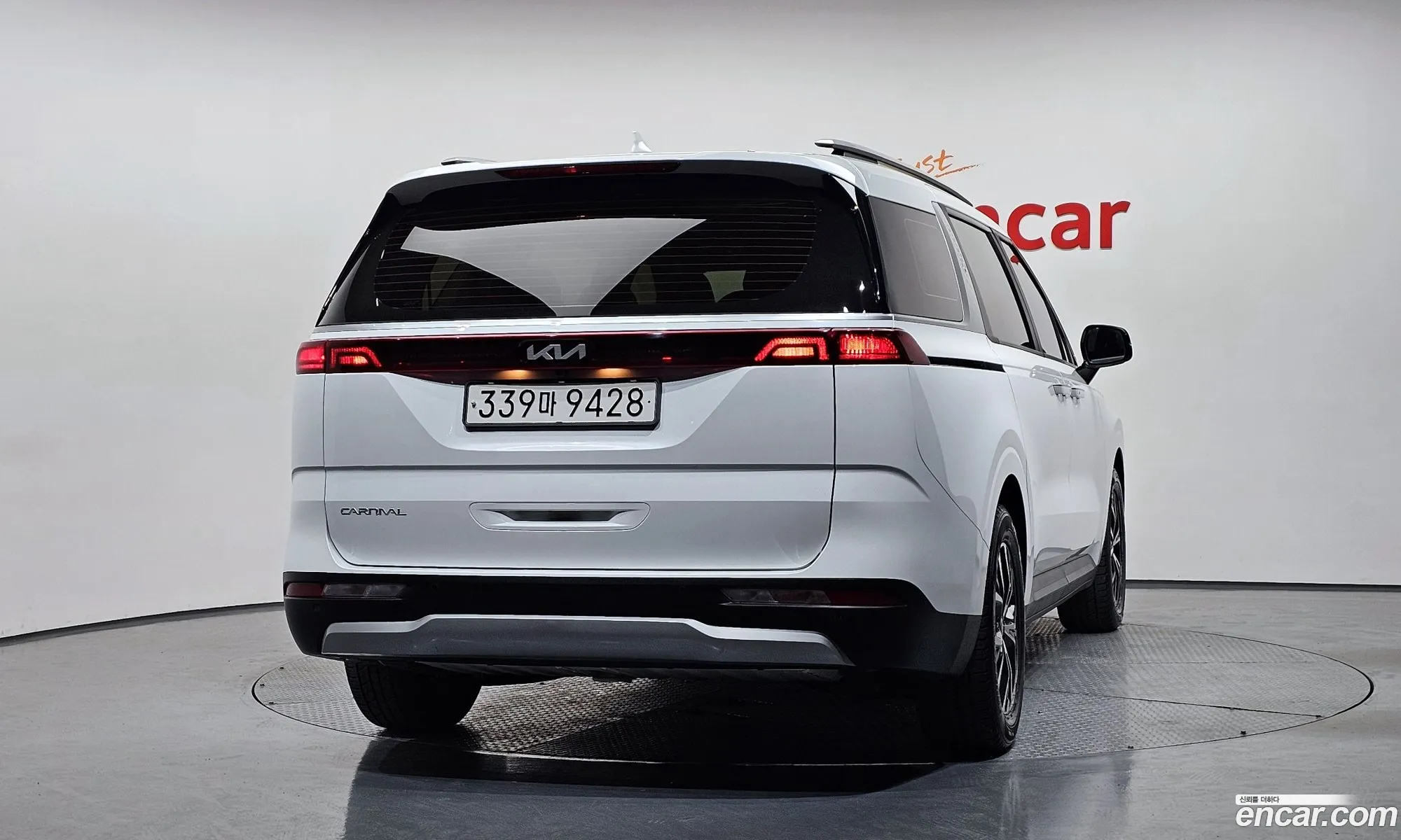 Kia Carnival 2023 — 2