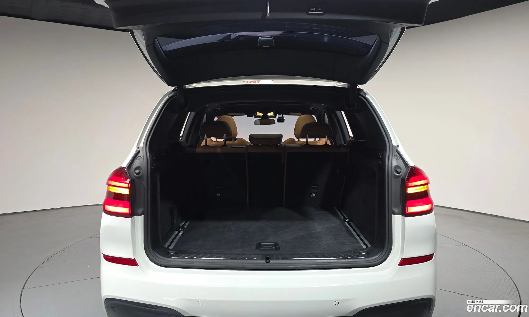 BMW X3 2018 WBATX3108JLB97640 — 29