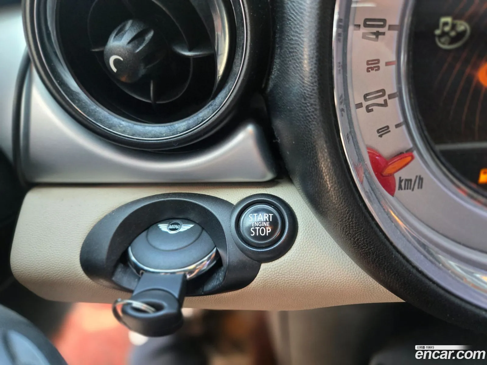 Mini Cooper Coupe 2012 — 13