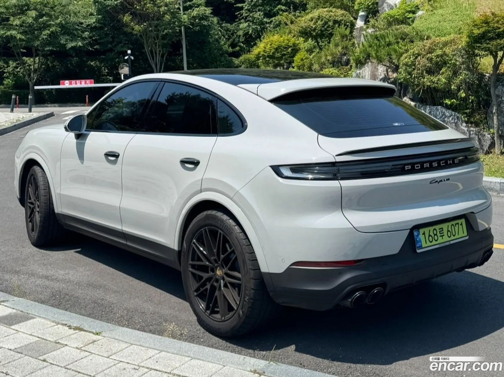 Porsche Cayenne 2024 — 2