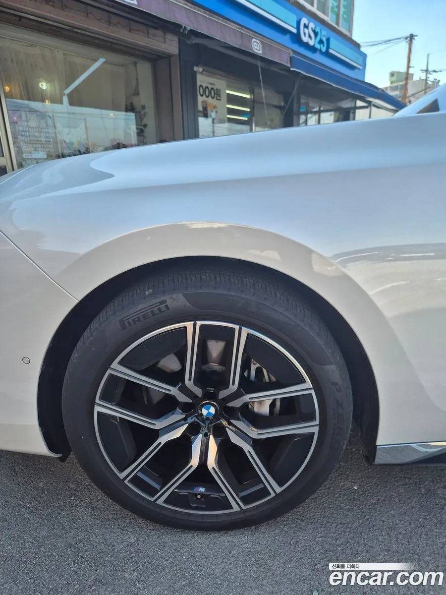 BMW 7 Series 2024 — 9