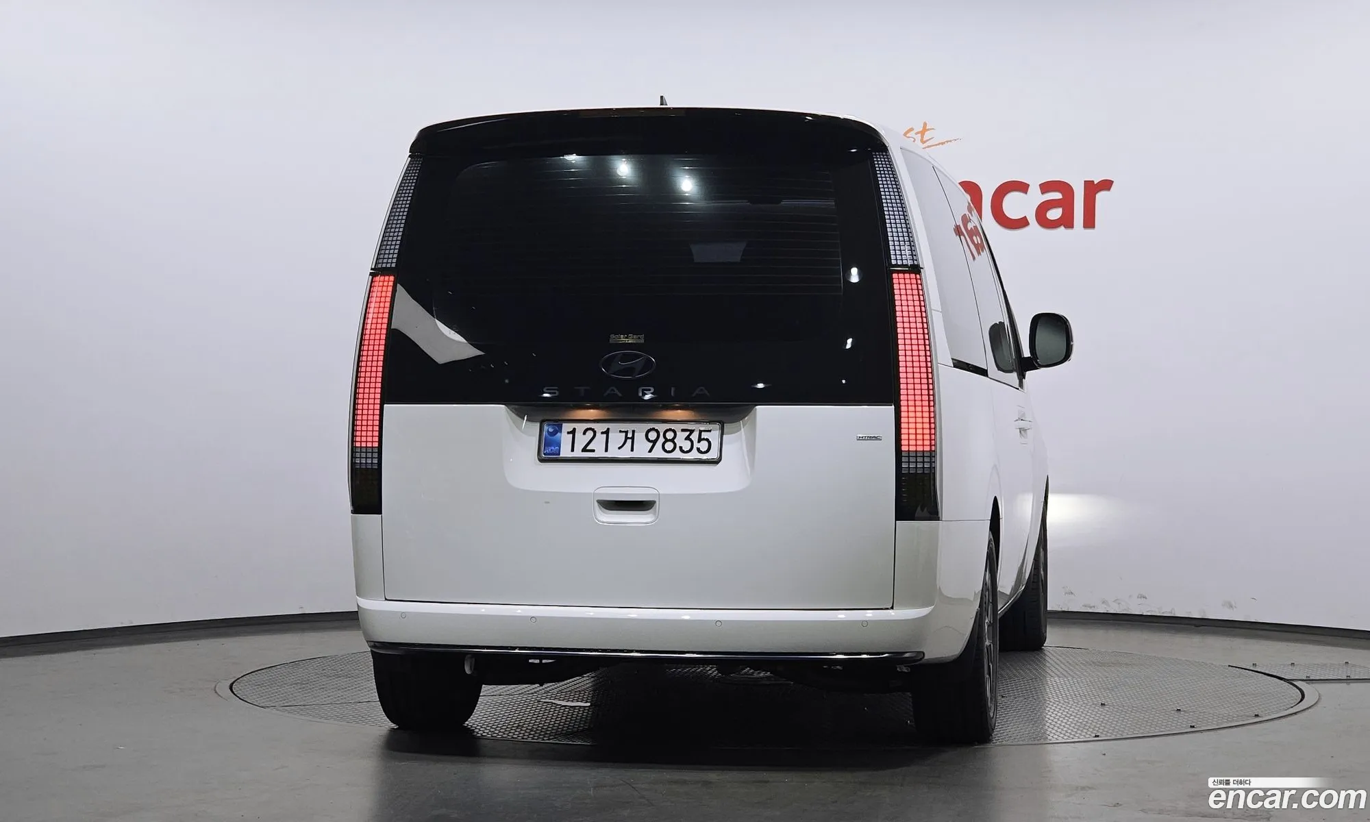 Hyundai Staria 2025 — 2