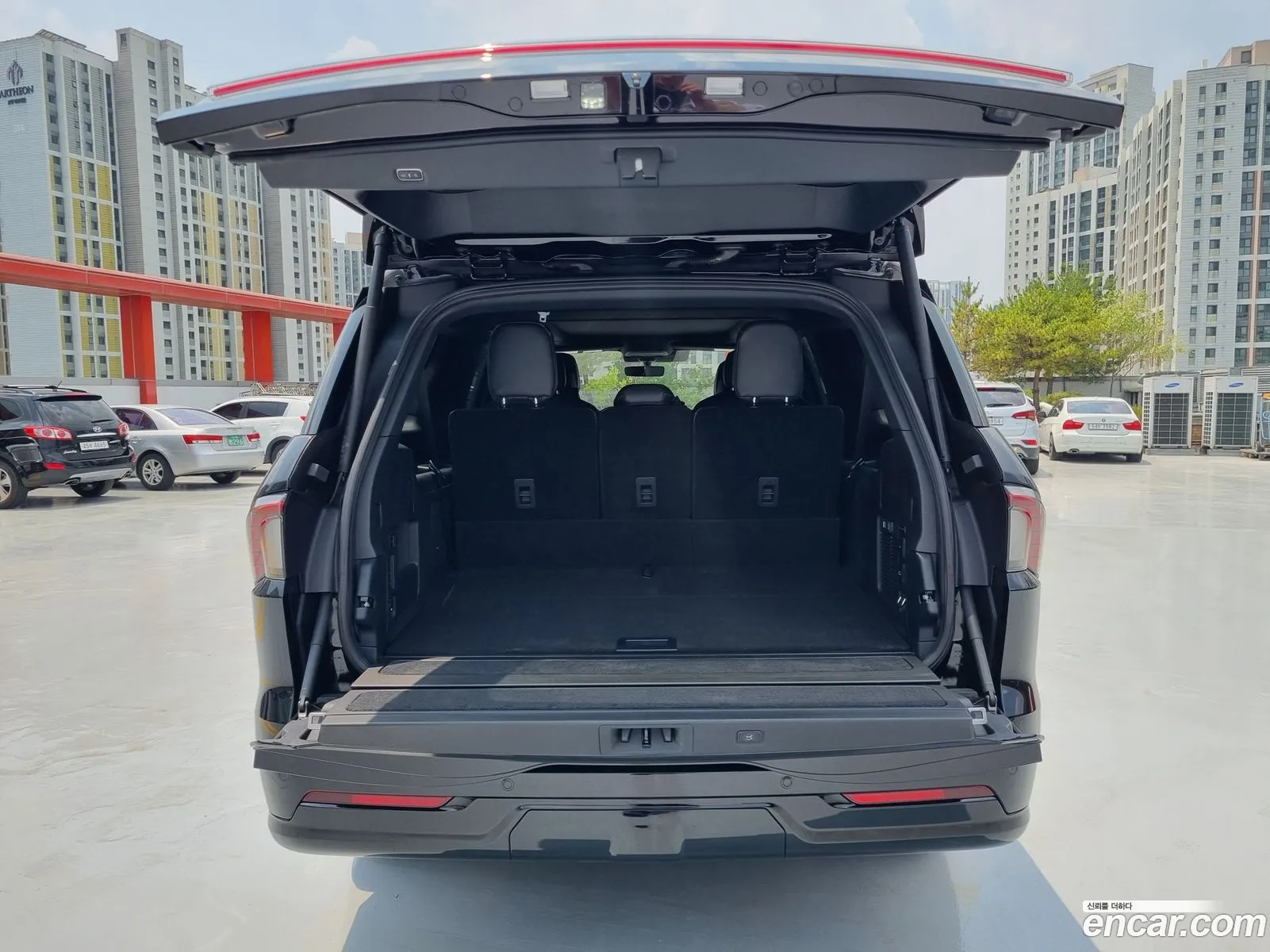 Lincoln Navigator 2025 — 12