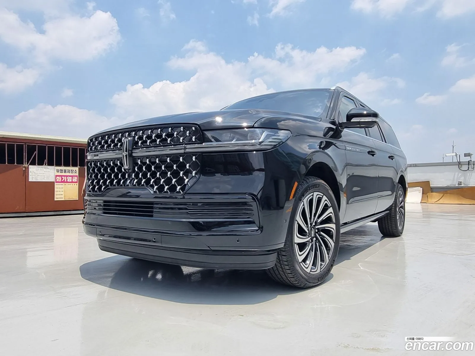 Lincoln Navigator 2025 — 3