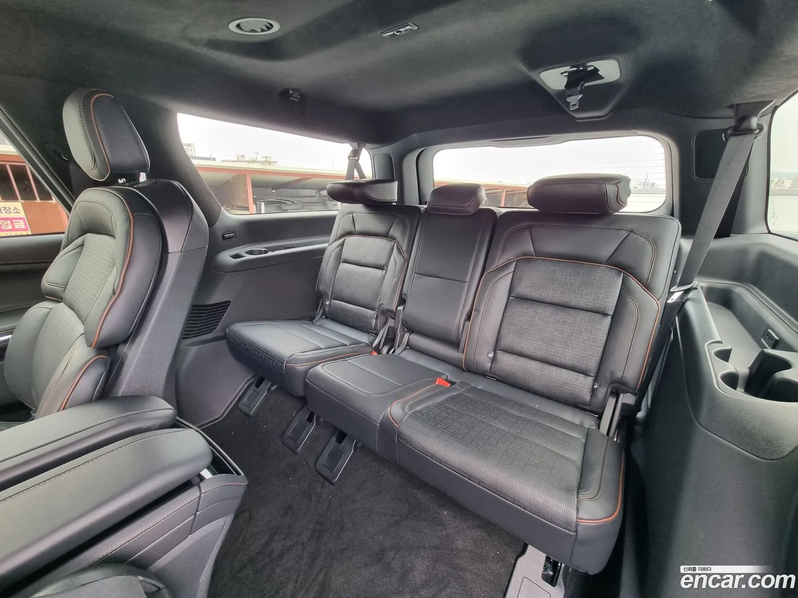 Lincoln Navigator 2025 — 4