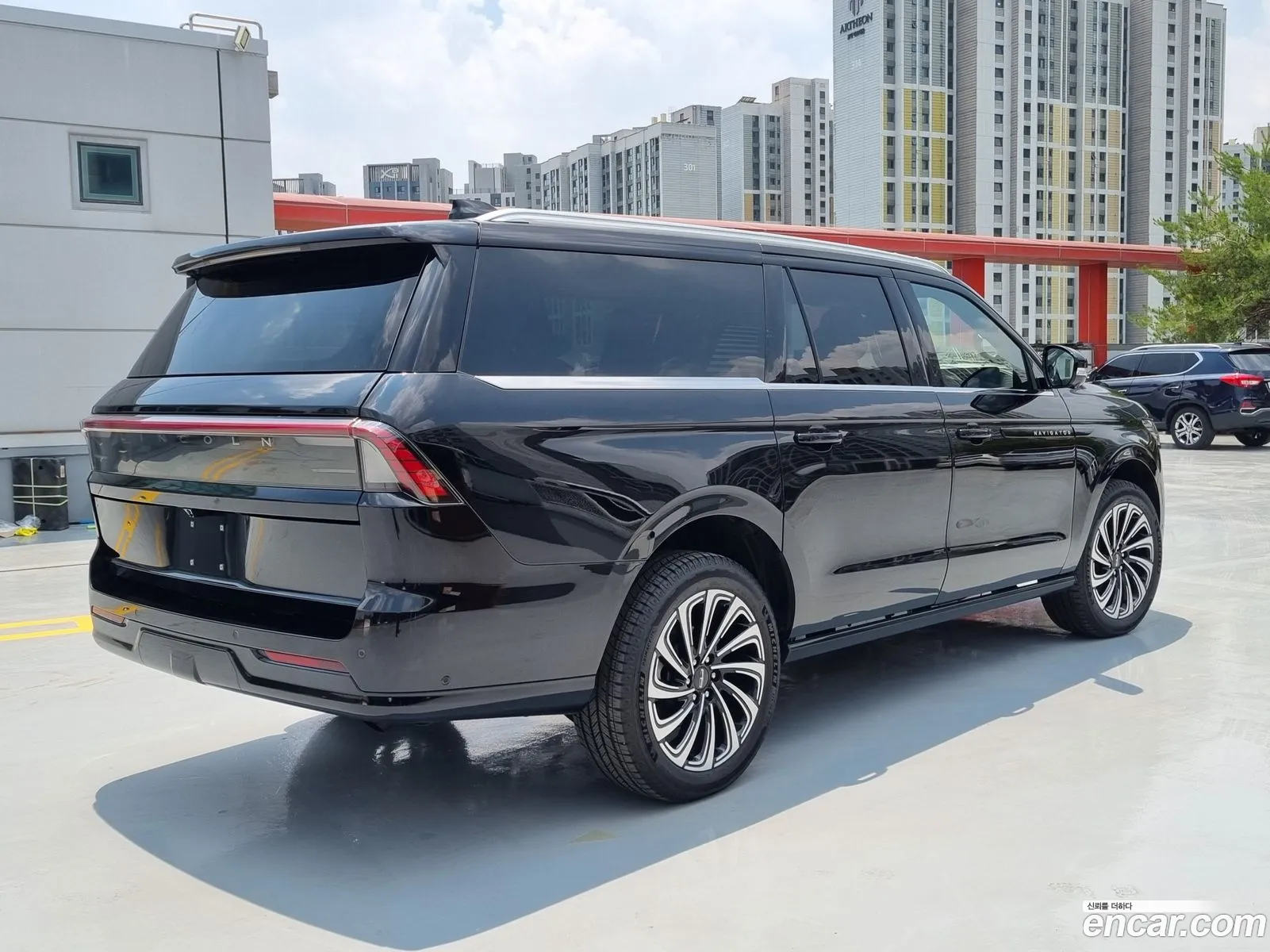Lincoln Navigator 2025 — 14