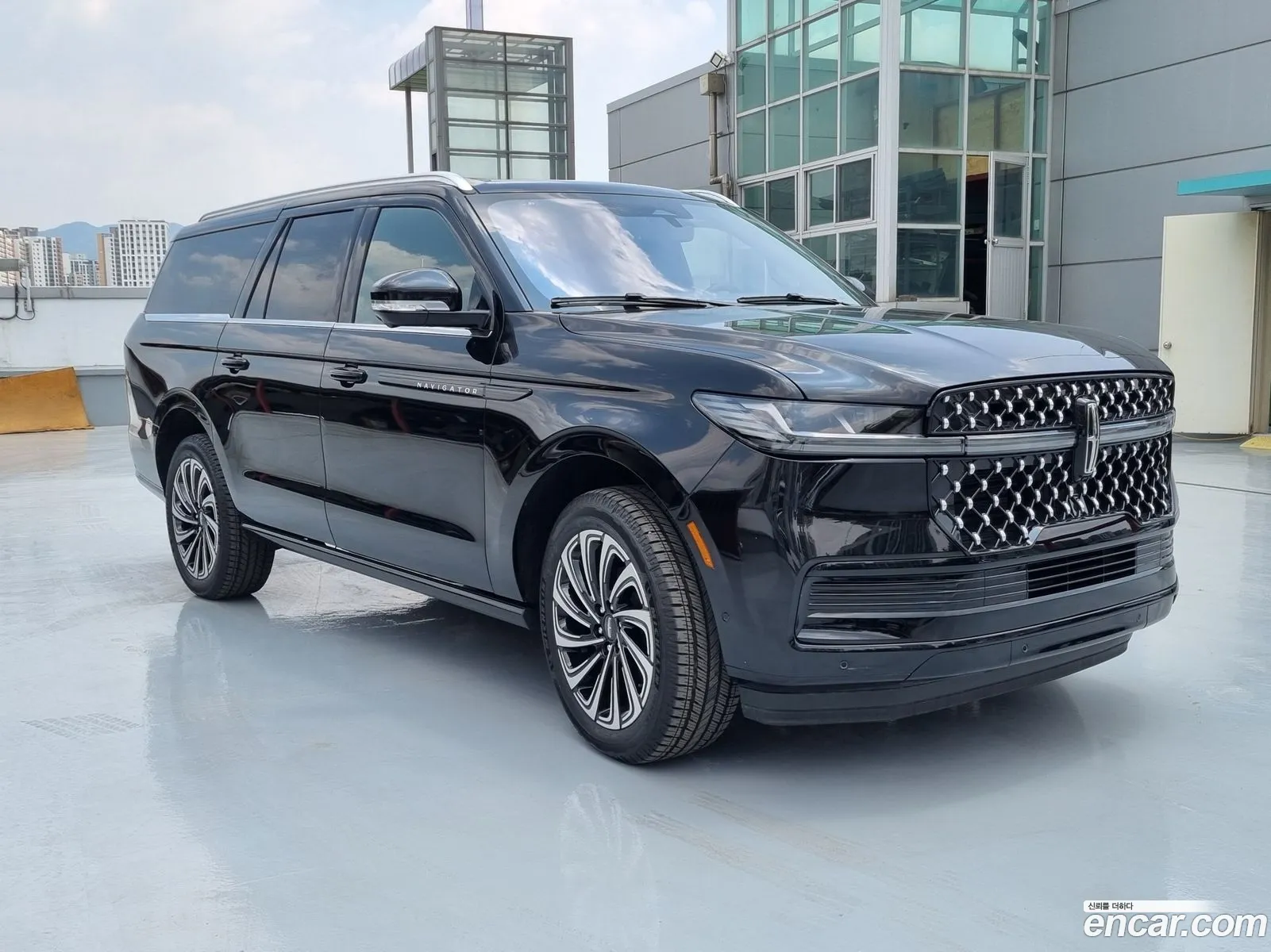 Lincoln Navigator 2025 — 17