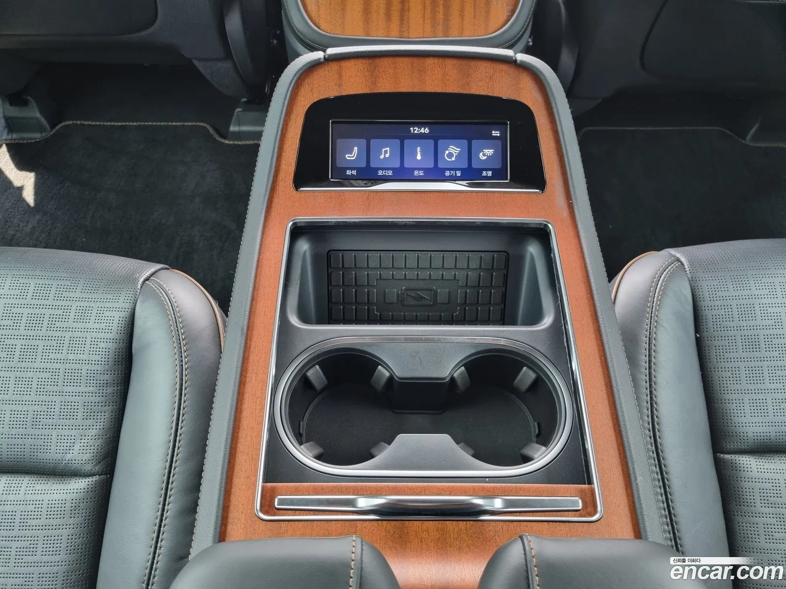 Lincoln Navigator 2025 — 9