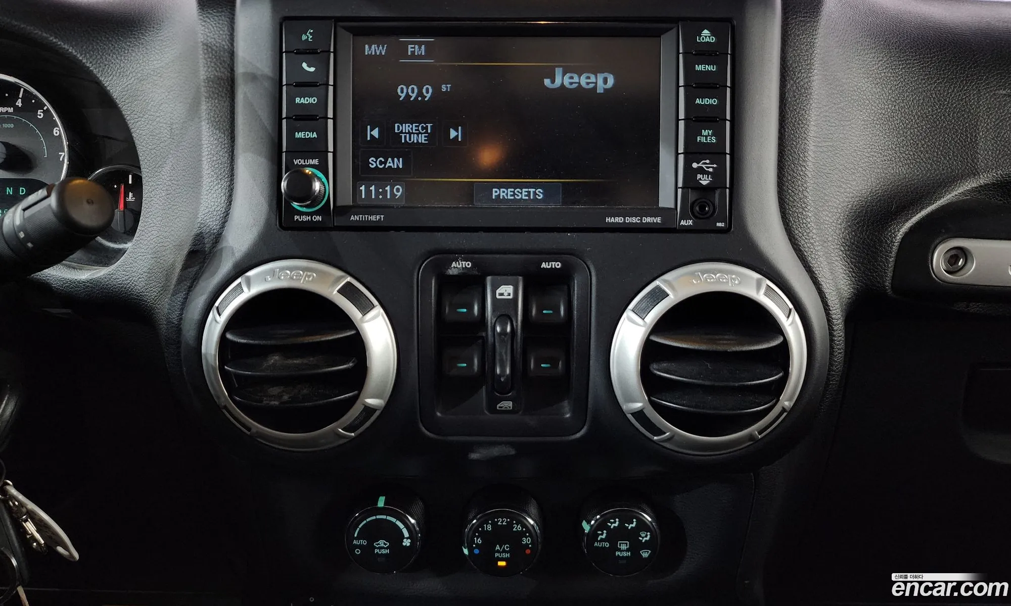 Jeep Wrangler 2017 1C4HJWFGXHL618802 — 9