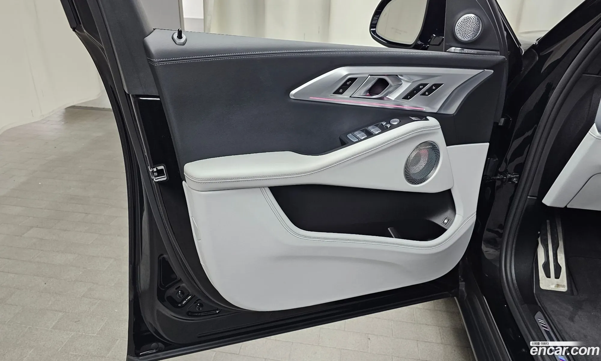 BMW XM 2025 — 2
