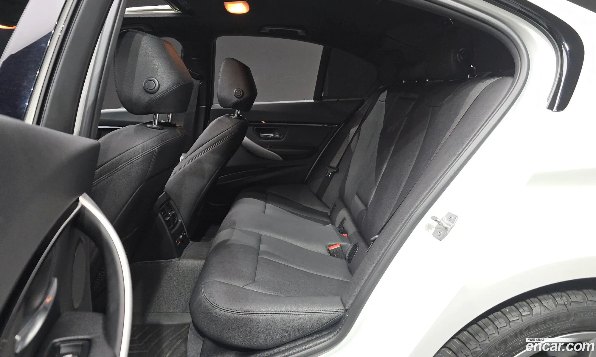 BMW 3 Series 2017 WBA8C510XJA074816 — 34