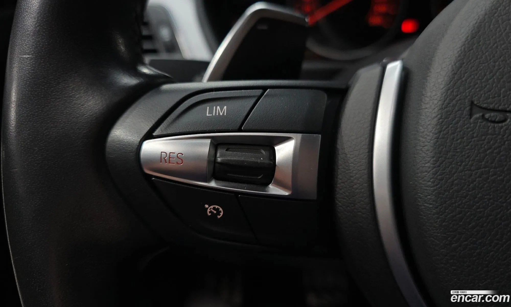 BMW 3 Series 2017 WBA8C510XJA074816 — 32