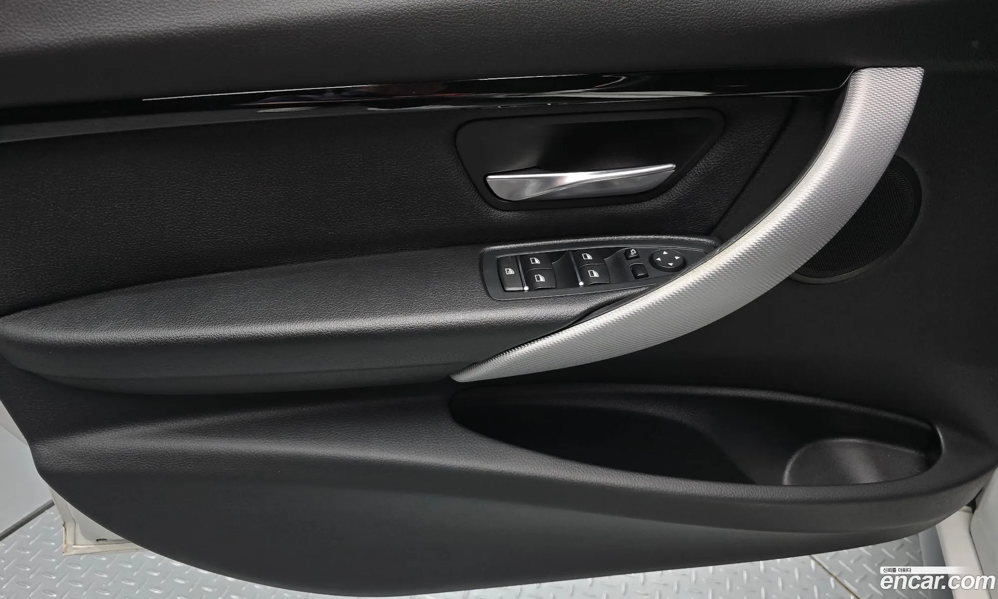 BMW 3 Series 2017 WBA8C510XJA074816 — 3