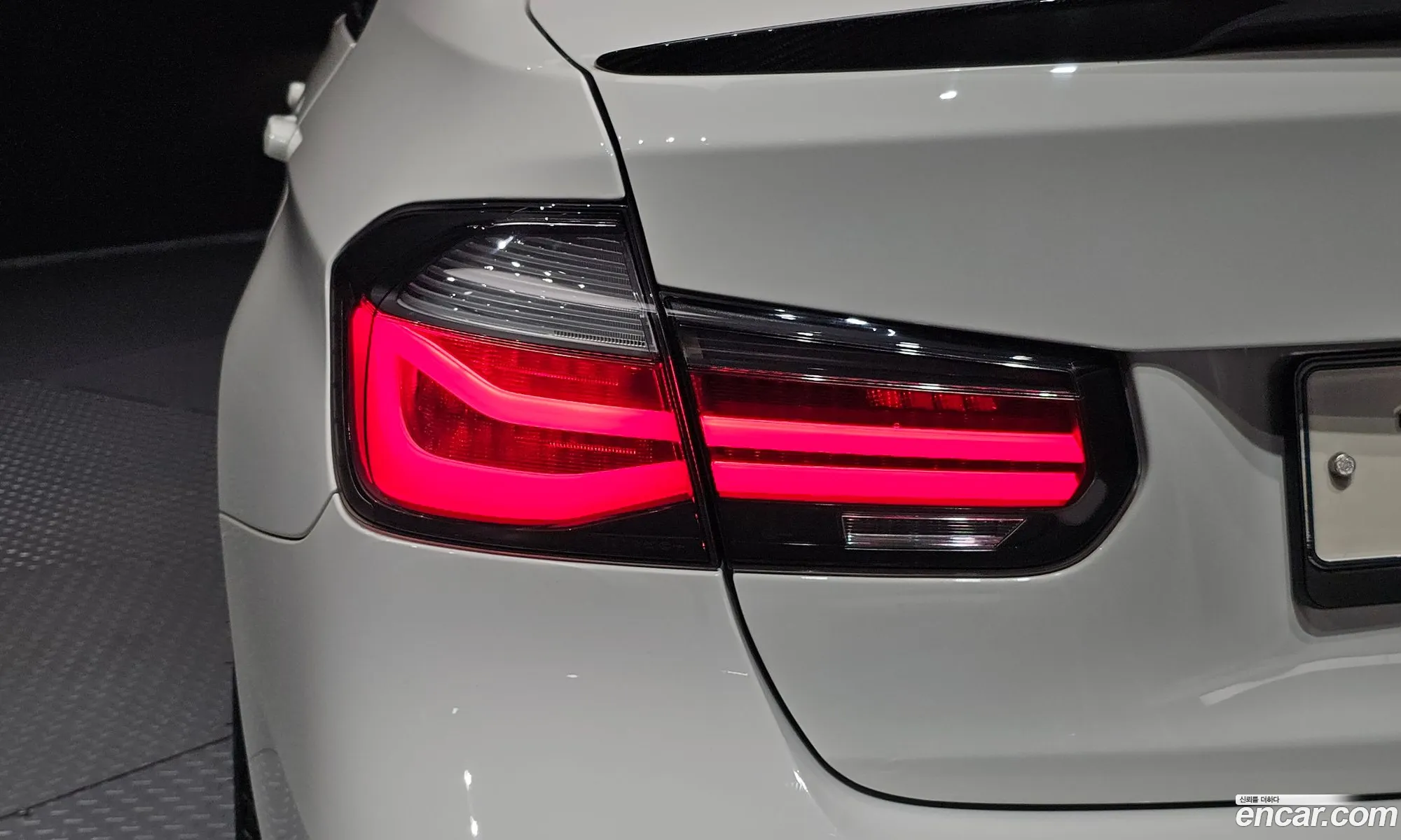BMW 3 Series 2017 WBA8C510XJA074816 — 16