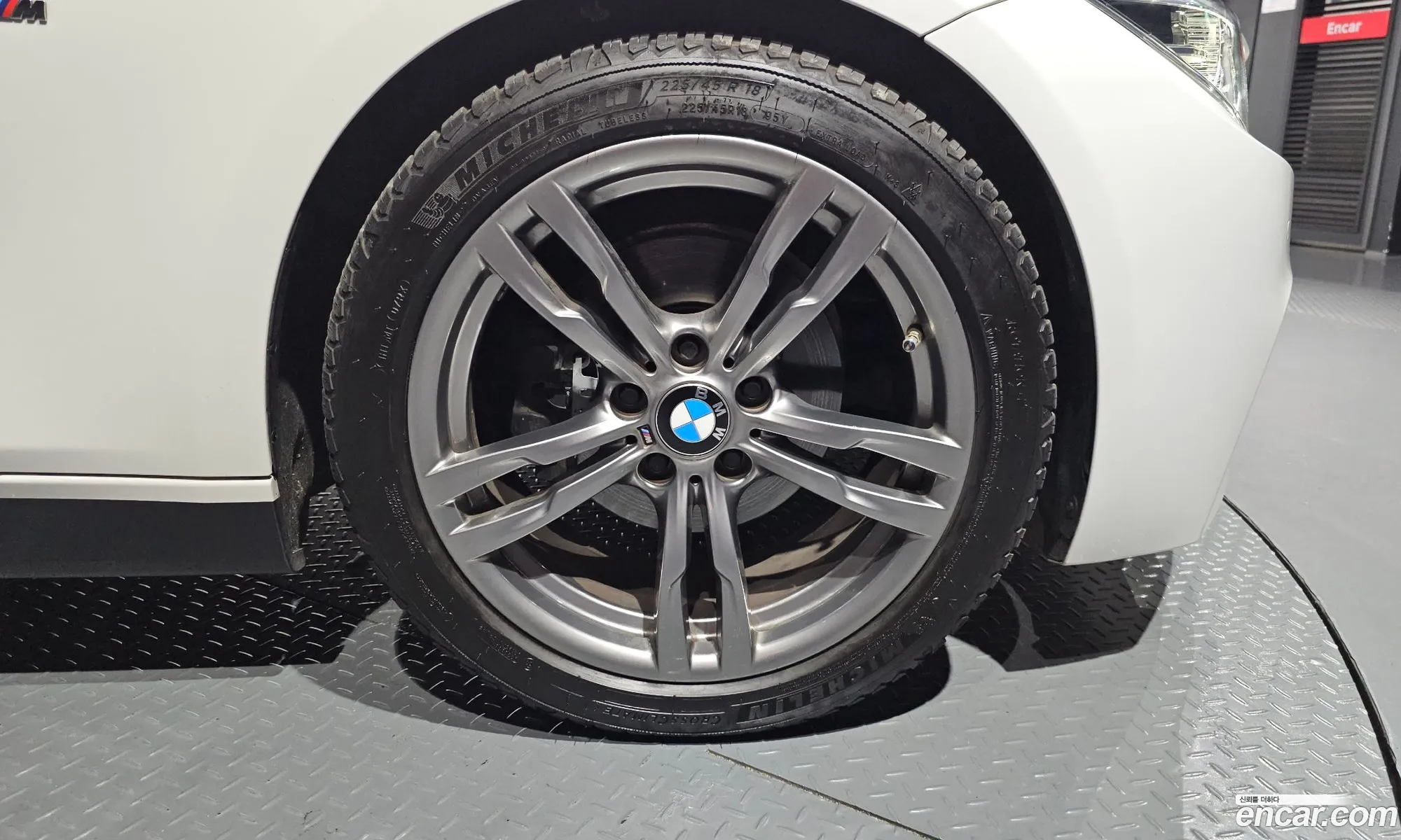 BMW 3 Series 2017 WBA8C510XJA074816 — 15