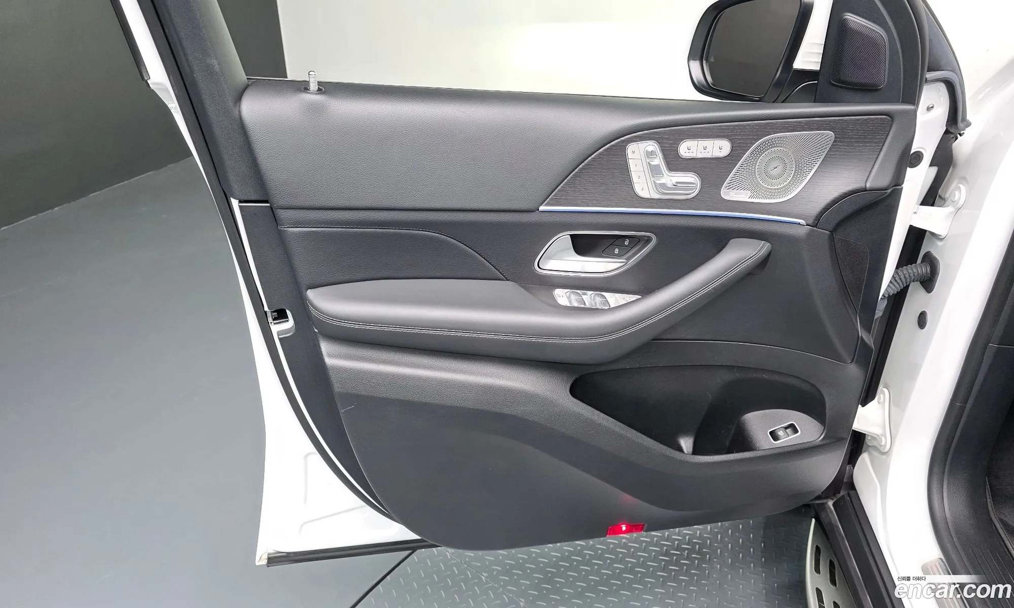 Mercedes-Benz GLE-Class W167 2023 — 24