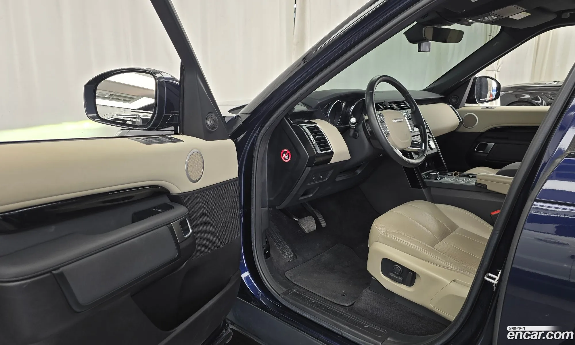 Land Rover Discovery 5 2018 SALRA2BN9JA074336 — 4