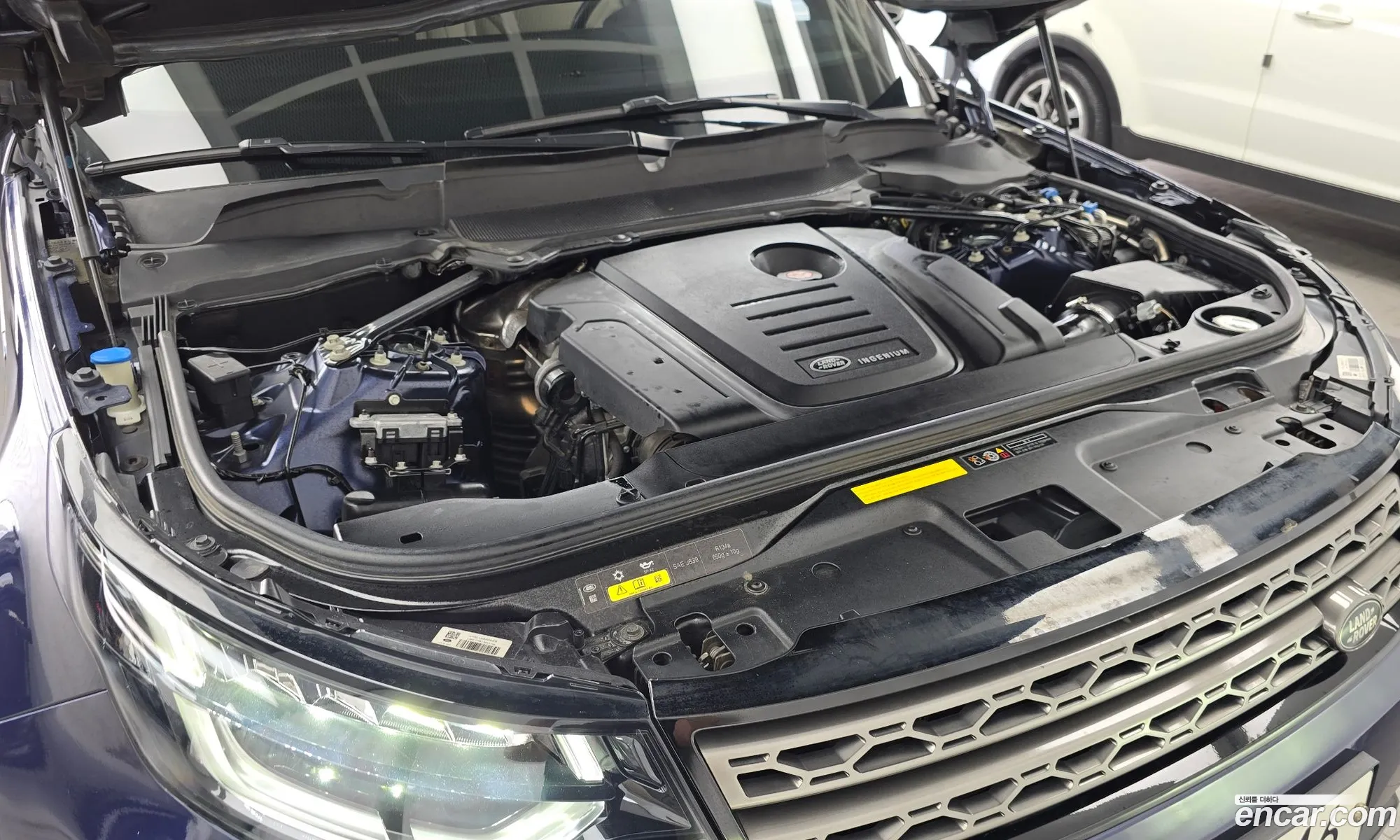 Land Rover Discovery 5 2018 SALRA2BN9JA074336 — 6