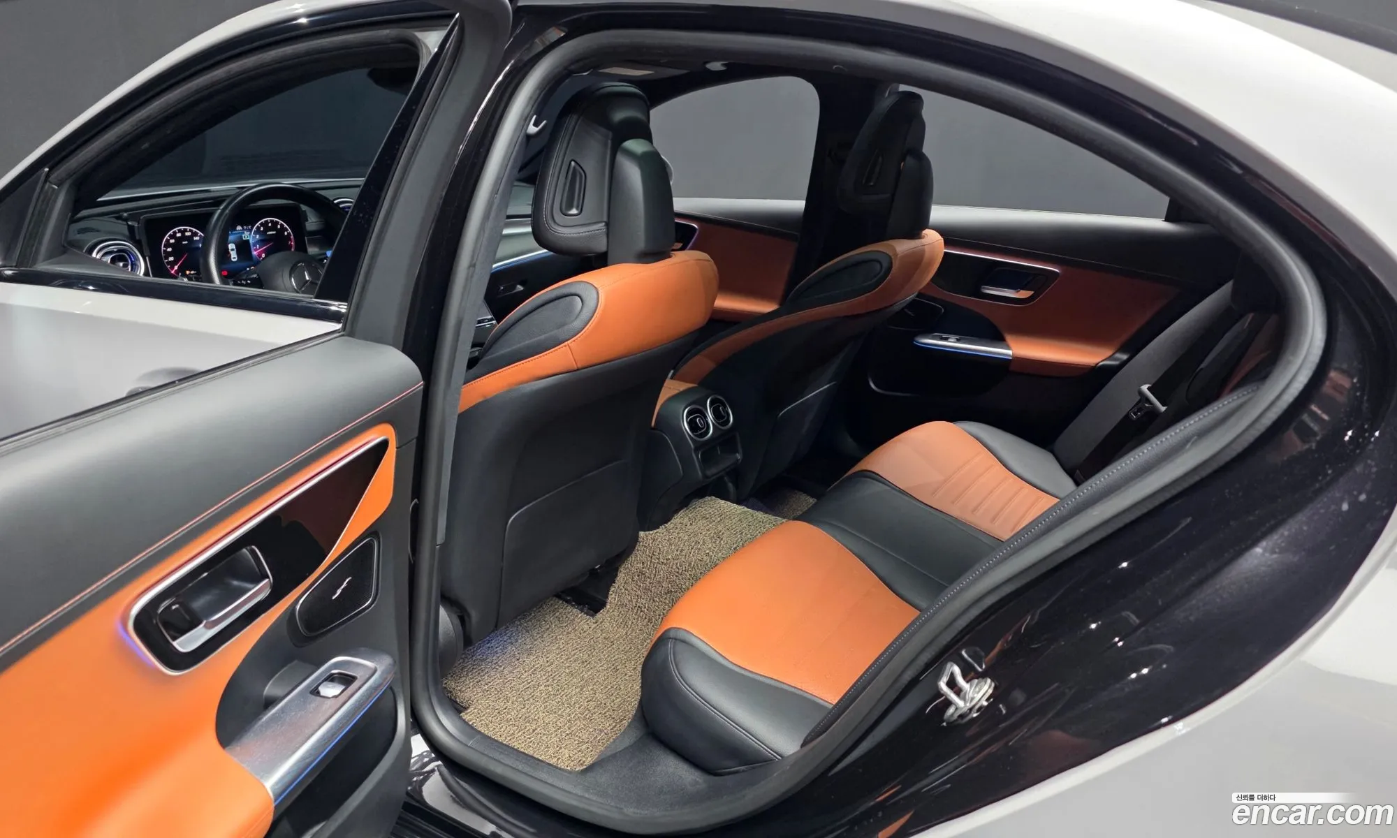 Mercedes-Benz C-Class W206 2023 — 32