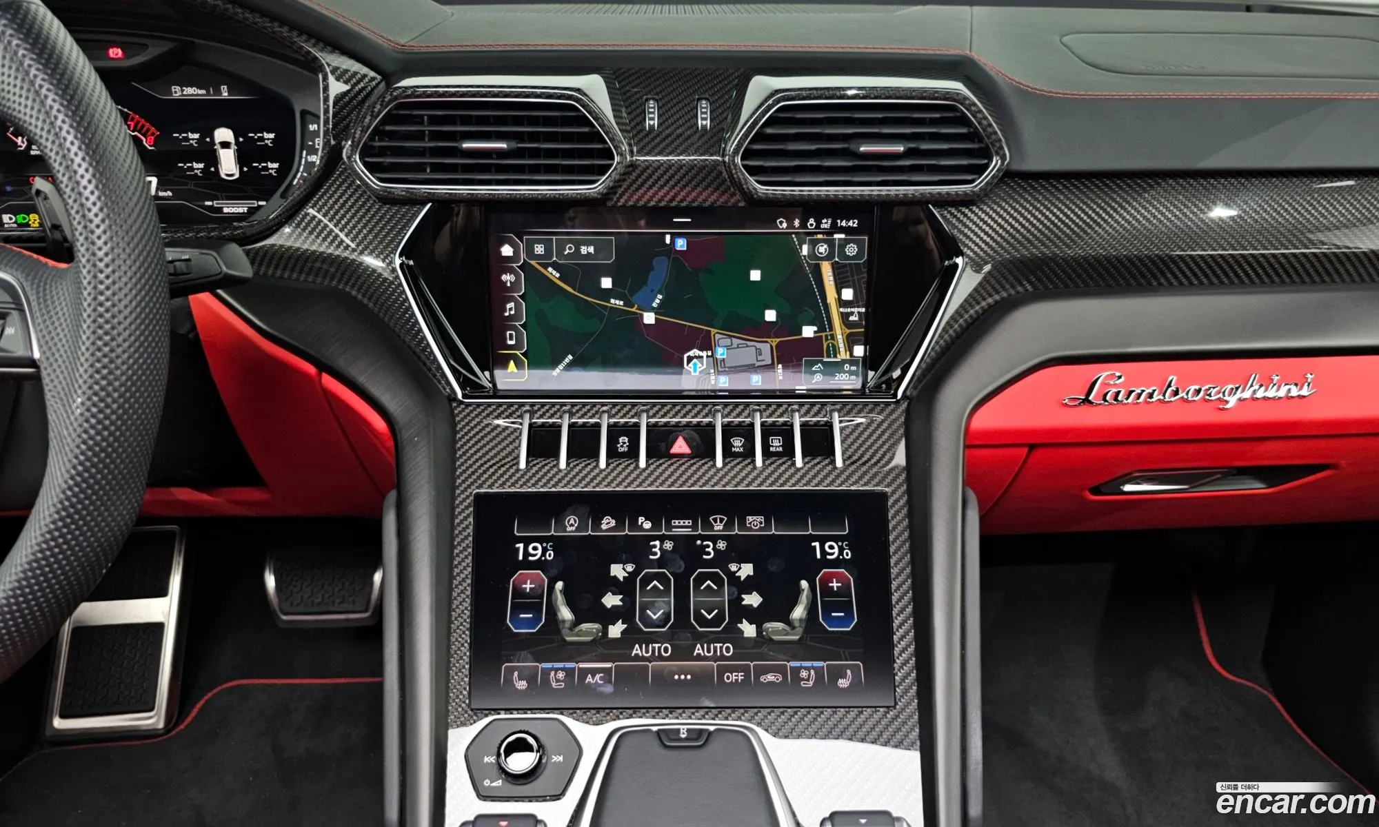 Lamborghini Urus 2022 — 2