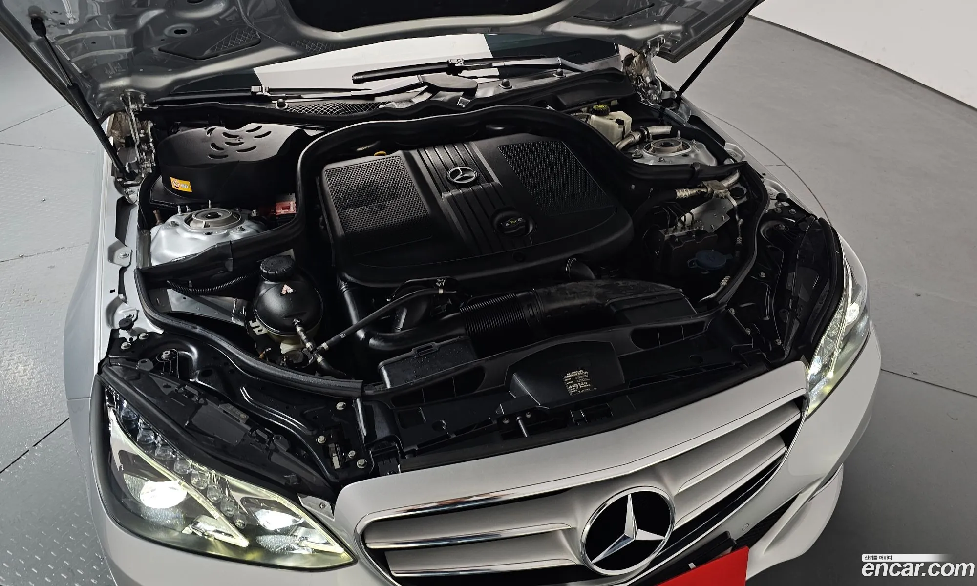 Mercedes-Benz E-Class W212 2013 WDDHF0CB1EA819265 — 10