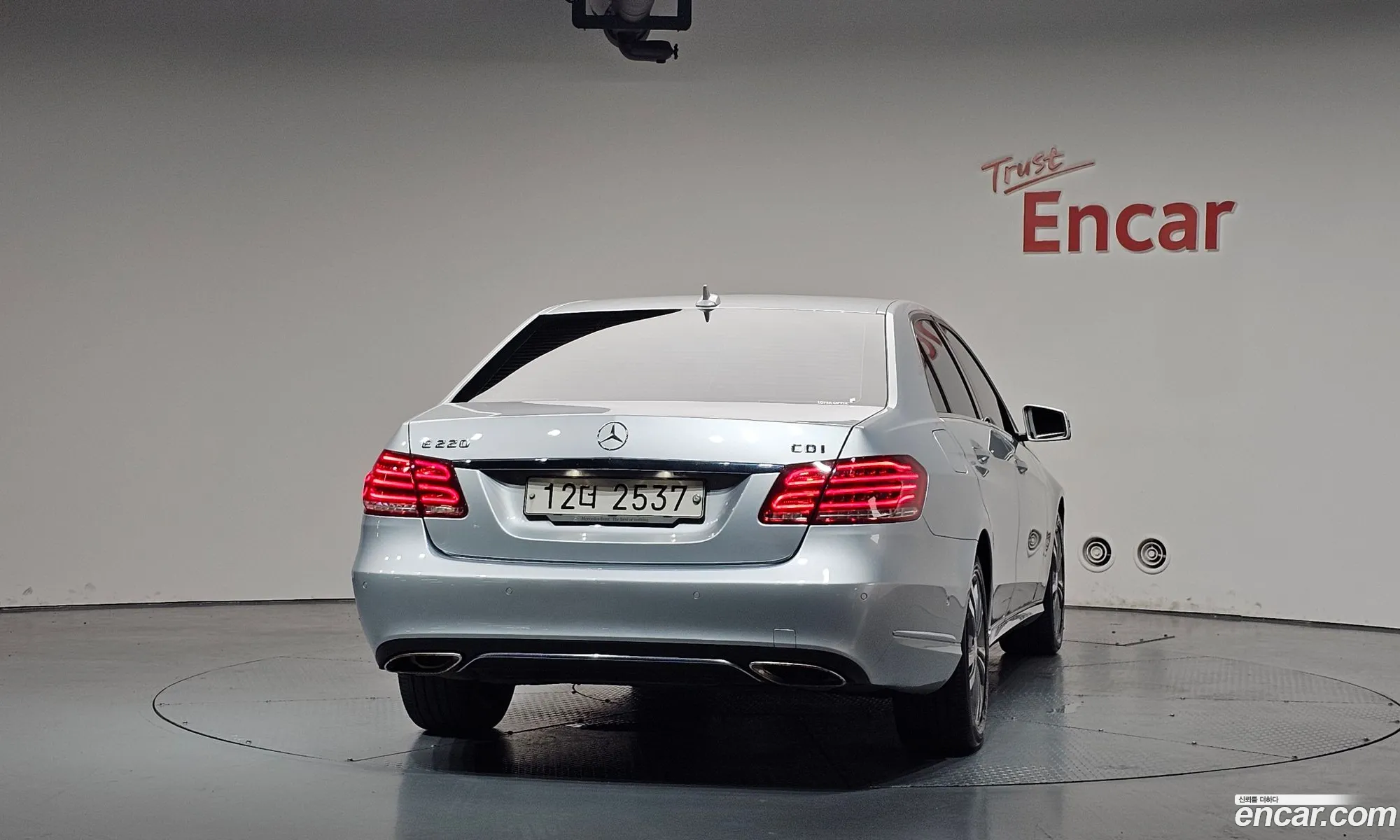 Mercedes-Benz E-Class W212 2013 WDDHF0CB1EA819265 — 8