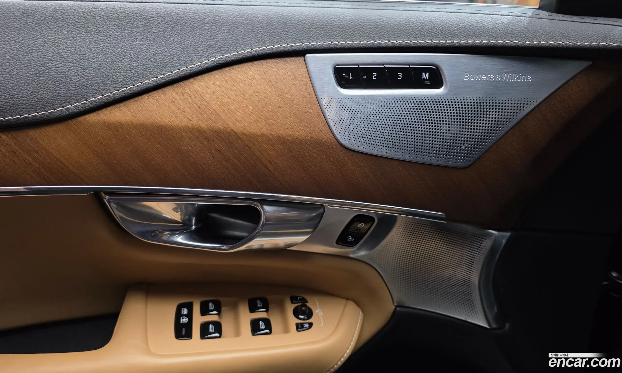 Volvo XC90 2020 YV1LFA22CL1602614 — 24