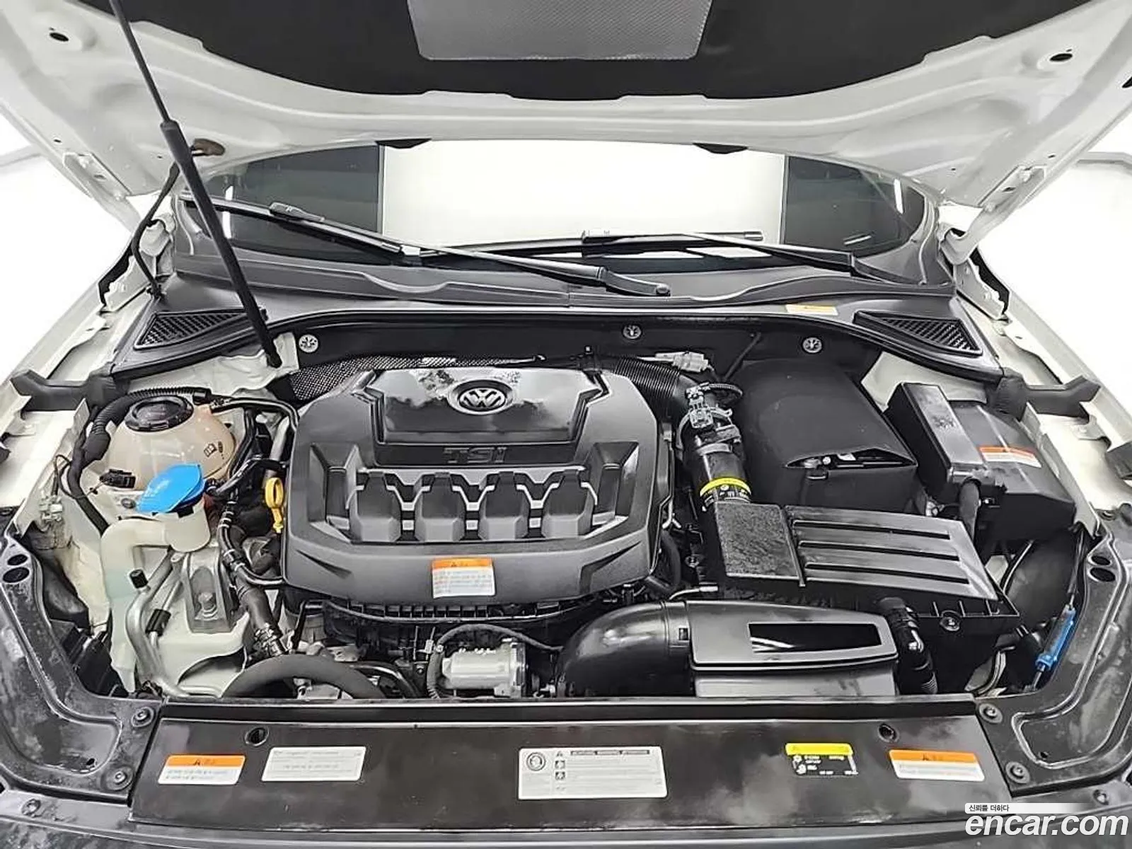 Volkswagen Passat 2018 — 19